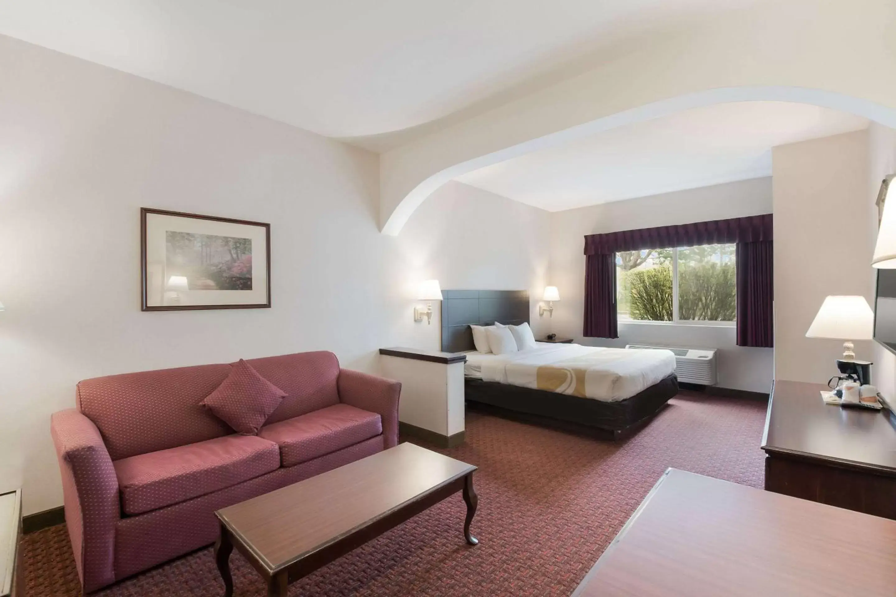 Seating Area in Quality Inn Grand Suites Bellingham