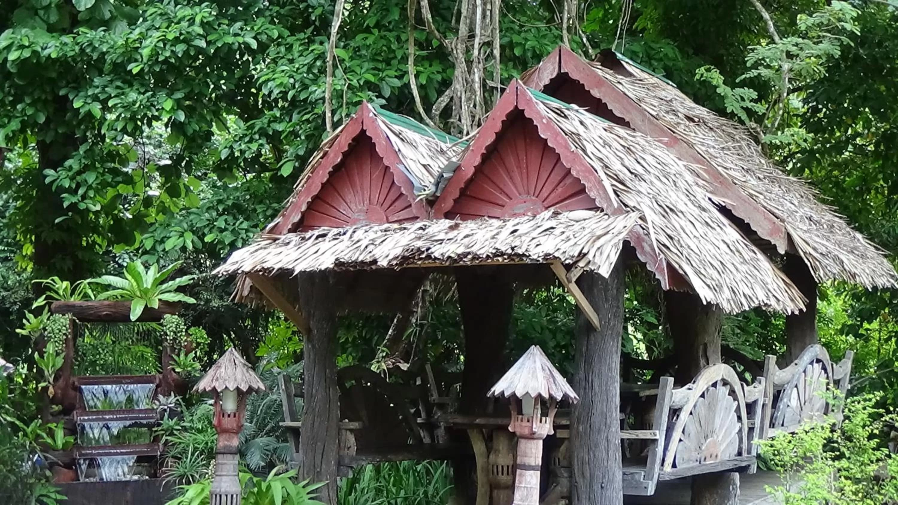 Restaurant/places to eat in Tree Tops River Huts