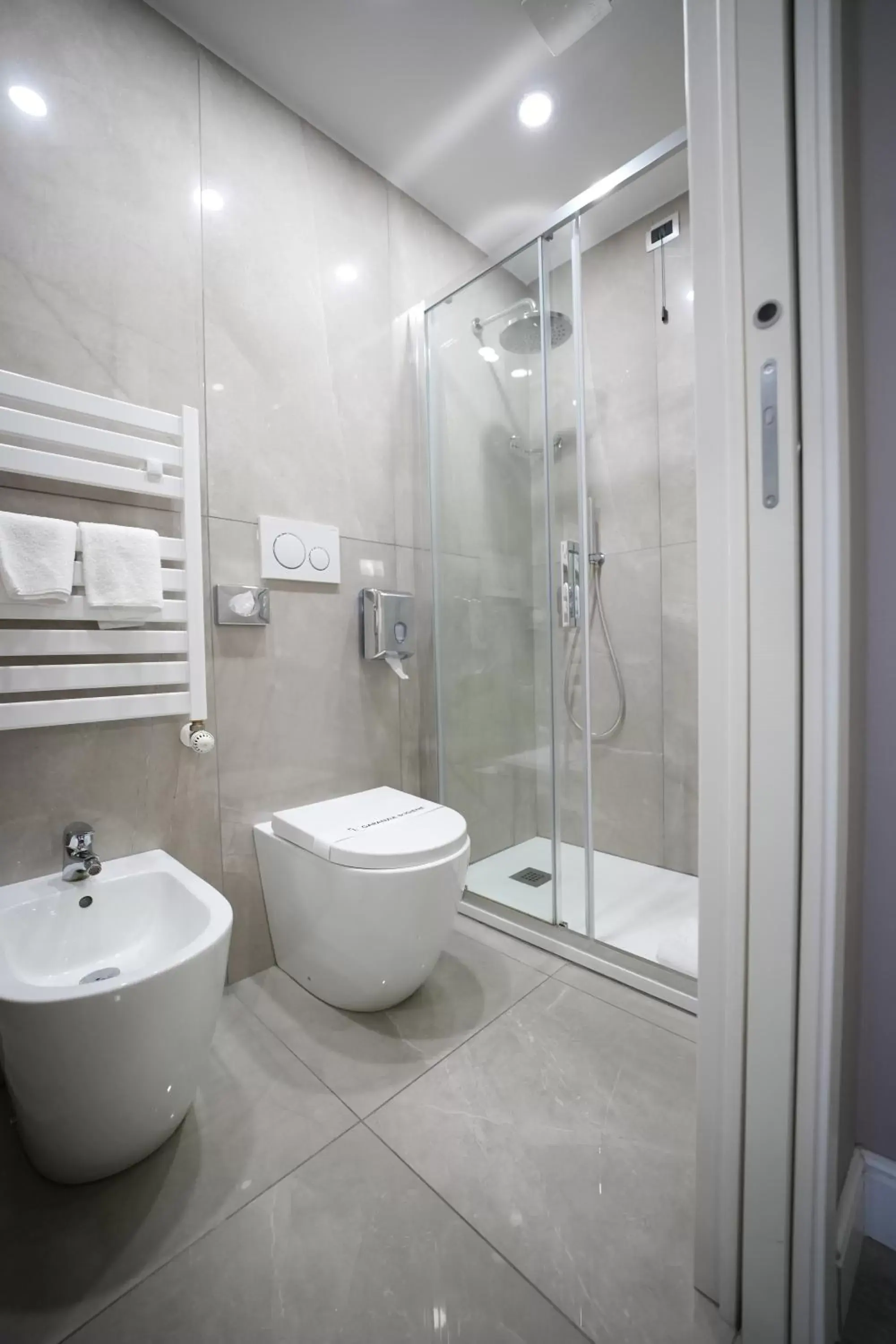 Bathroom in Hotel Urbani