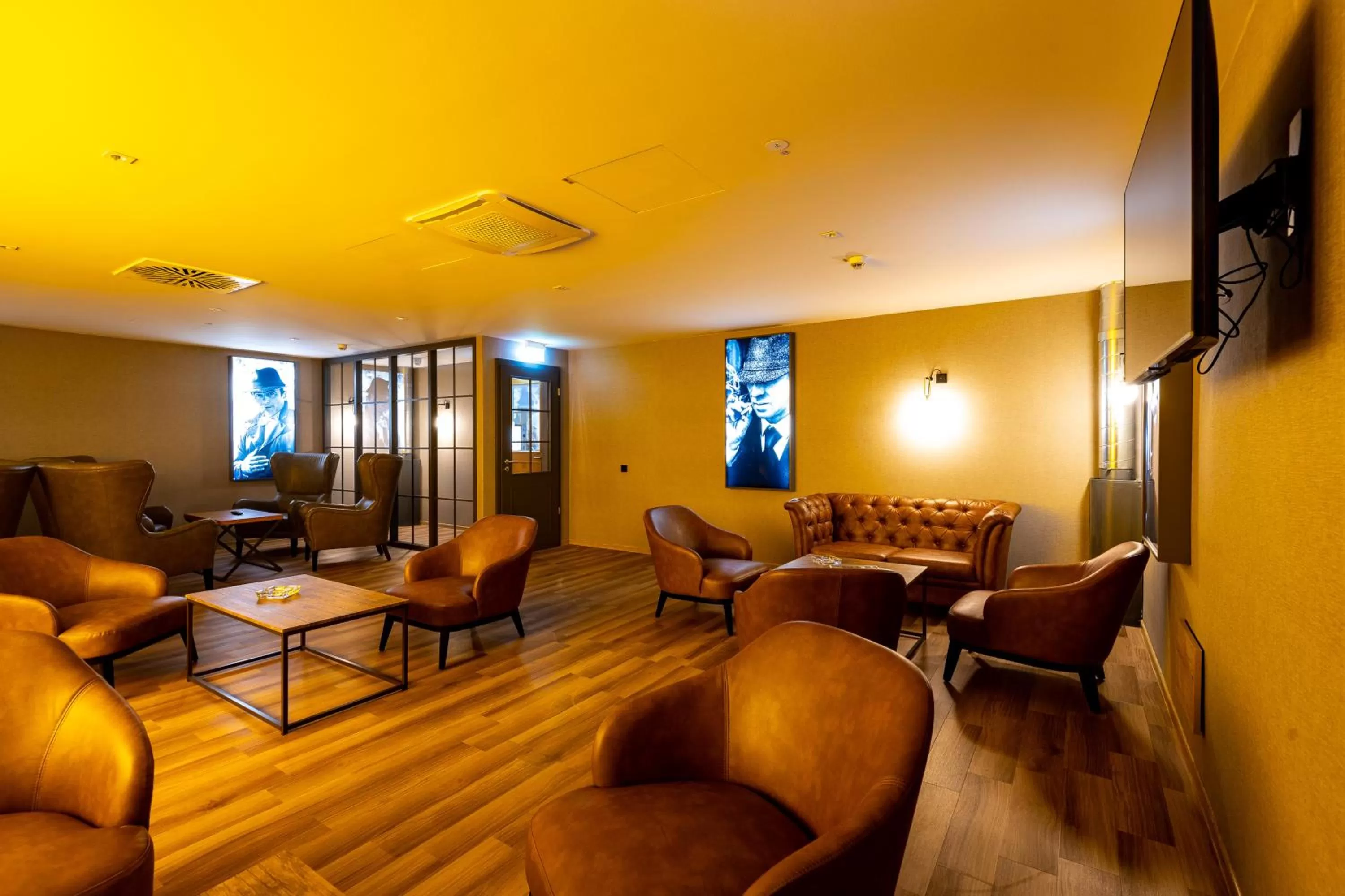 Lounge or bar in mk hotel passau