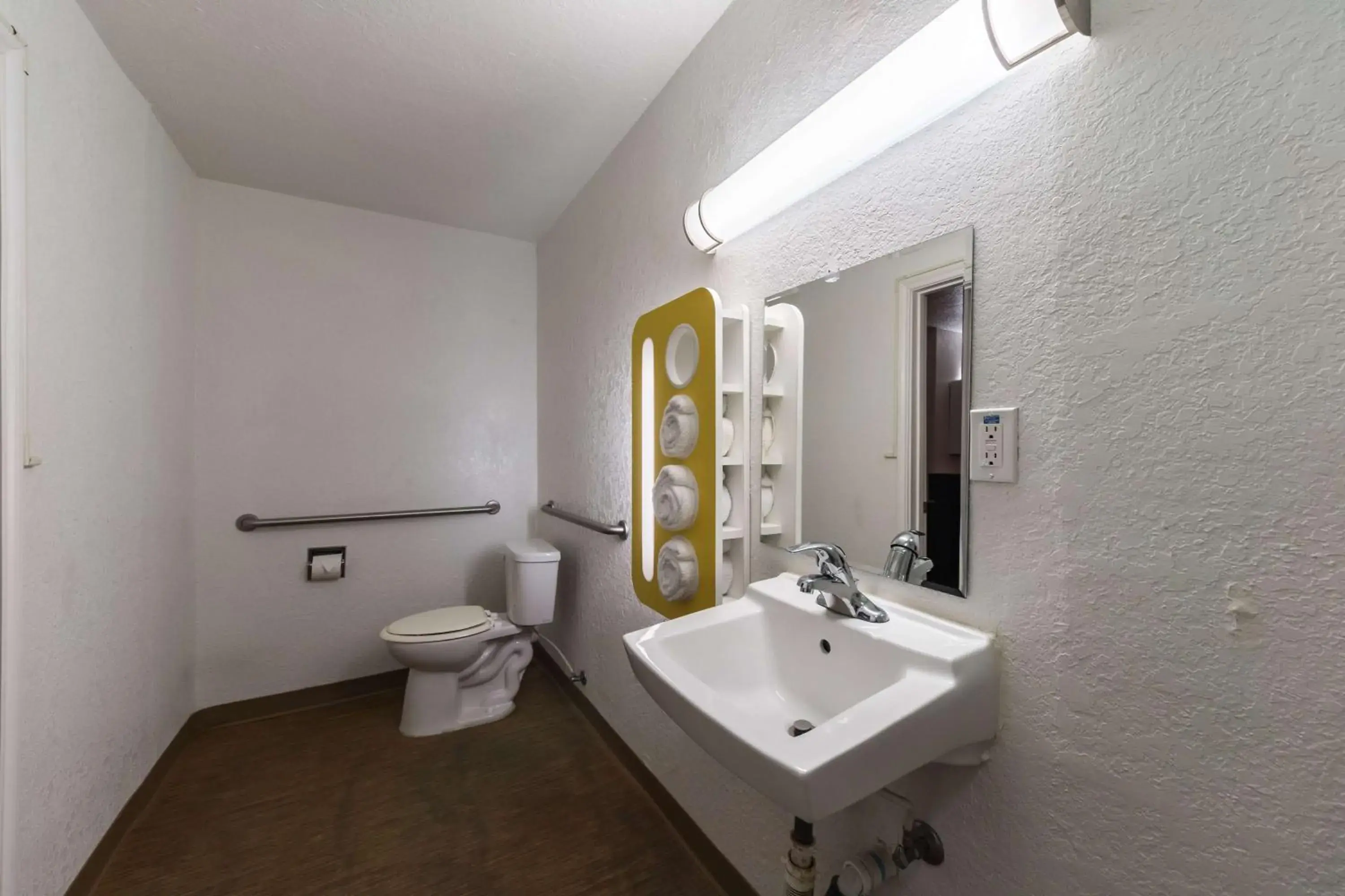 Toilet, Bathroom in Motel 6-Uvalde, TX