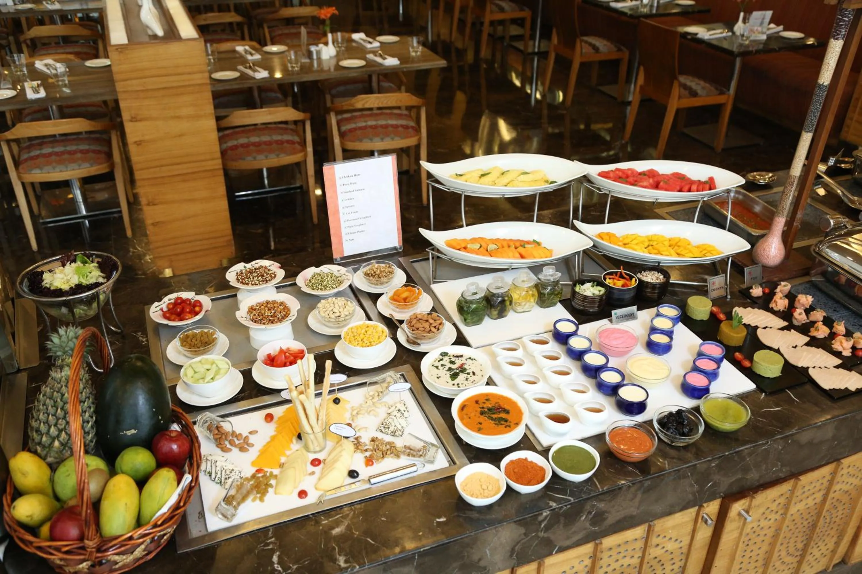 Restaurant/places to eat in The Metropolitan Hotel & Spa New Delhi