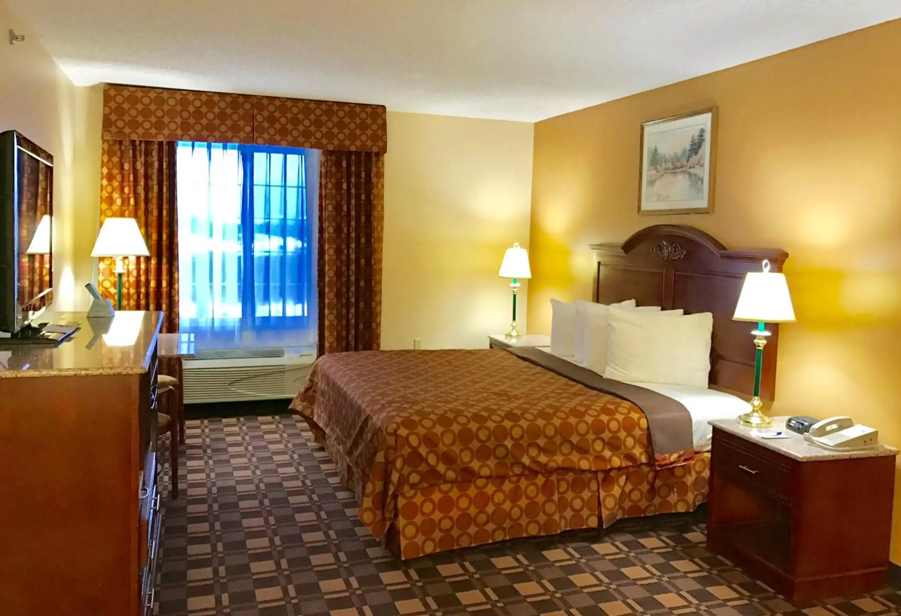 Standard King Room - Main Building  in Cabot Inn & Suites