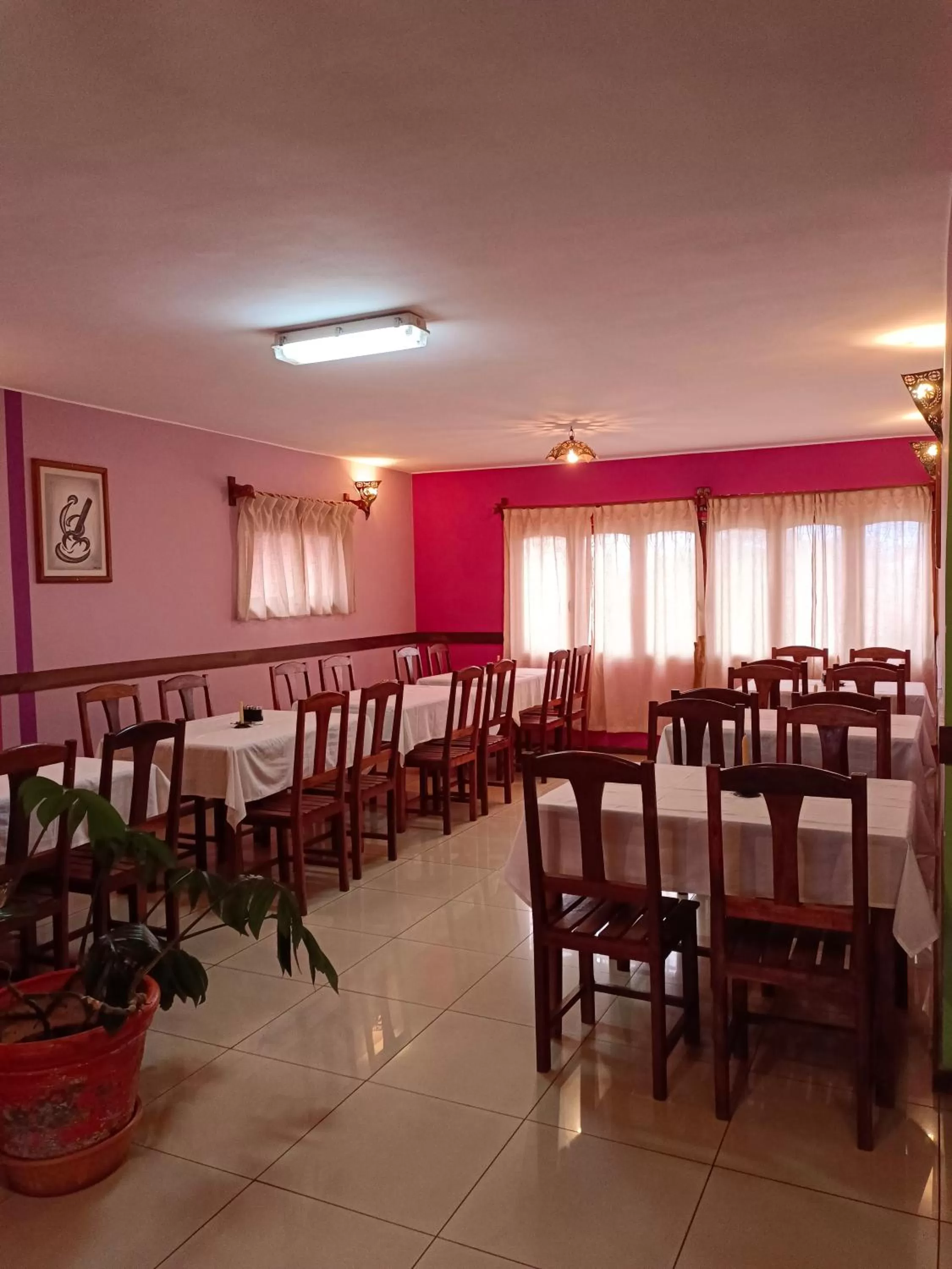 Restaurant/places to eat in Antsirabe Hotel