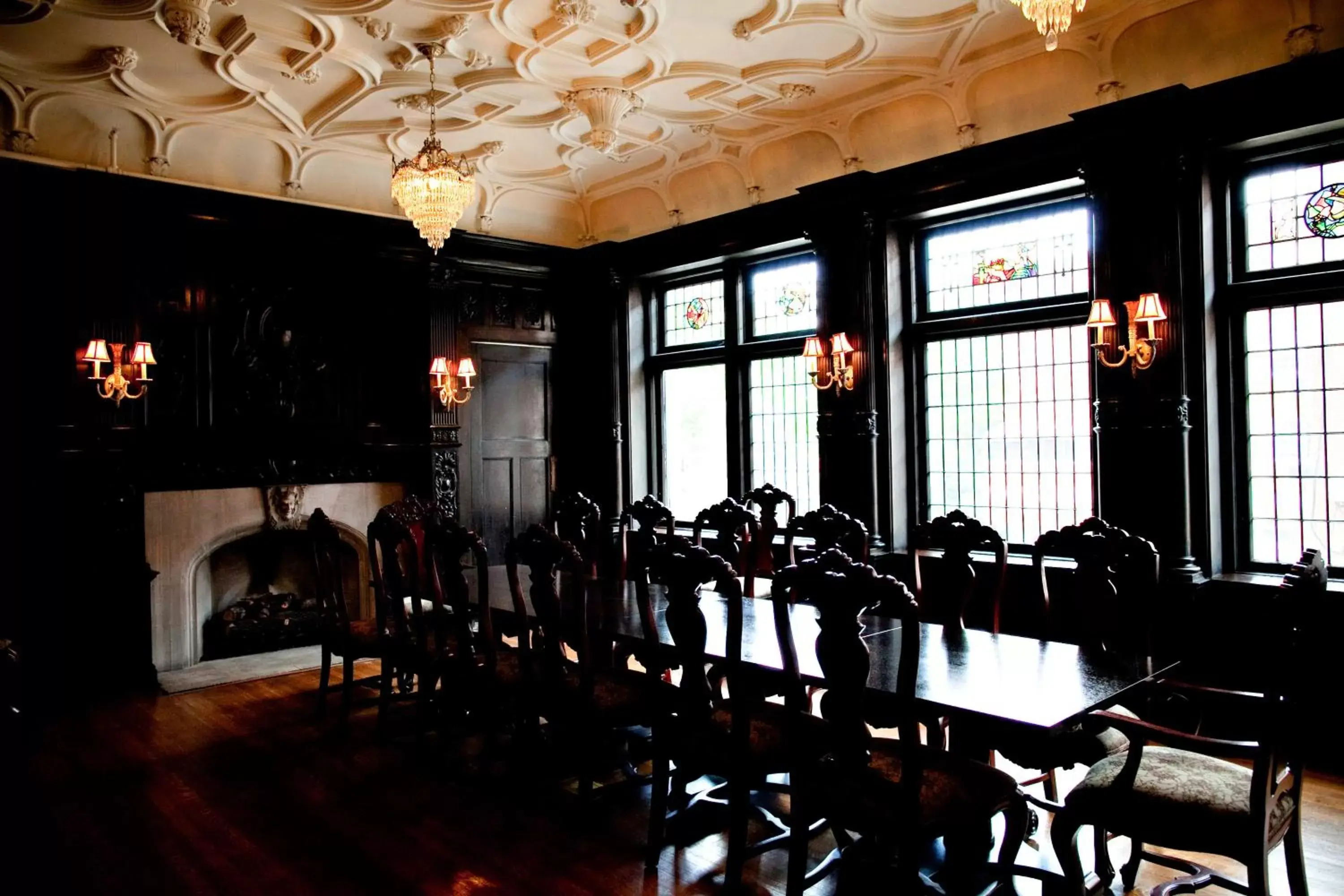 Day, Restaurant/Places to Eat in Mansions on Fifth