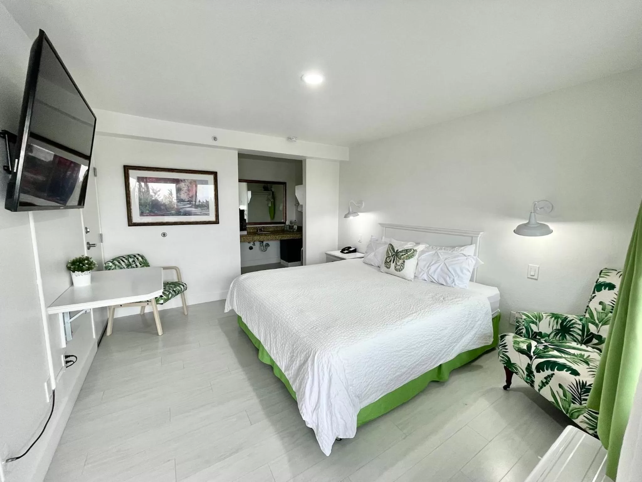 Photo of the whole room, Bed in Loma Linda Inn