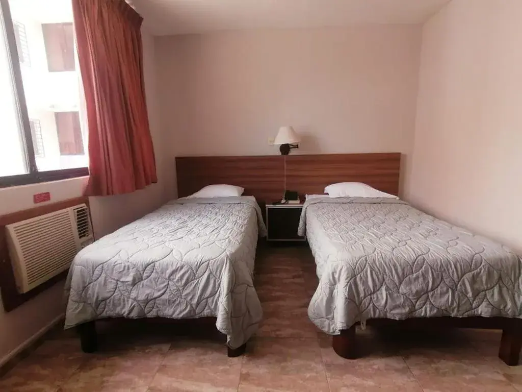 Photo of the whole room, Bed in Eurohotel