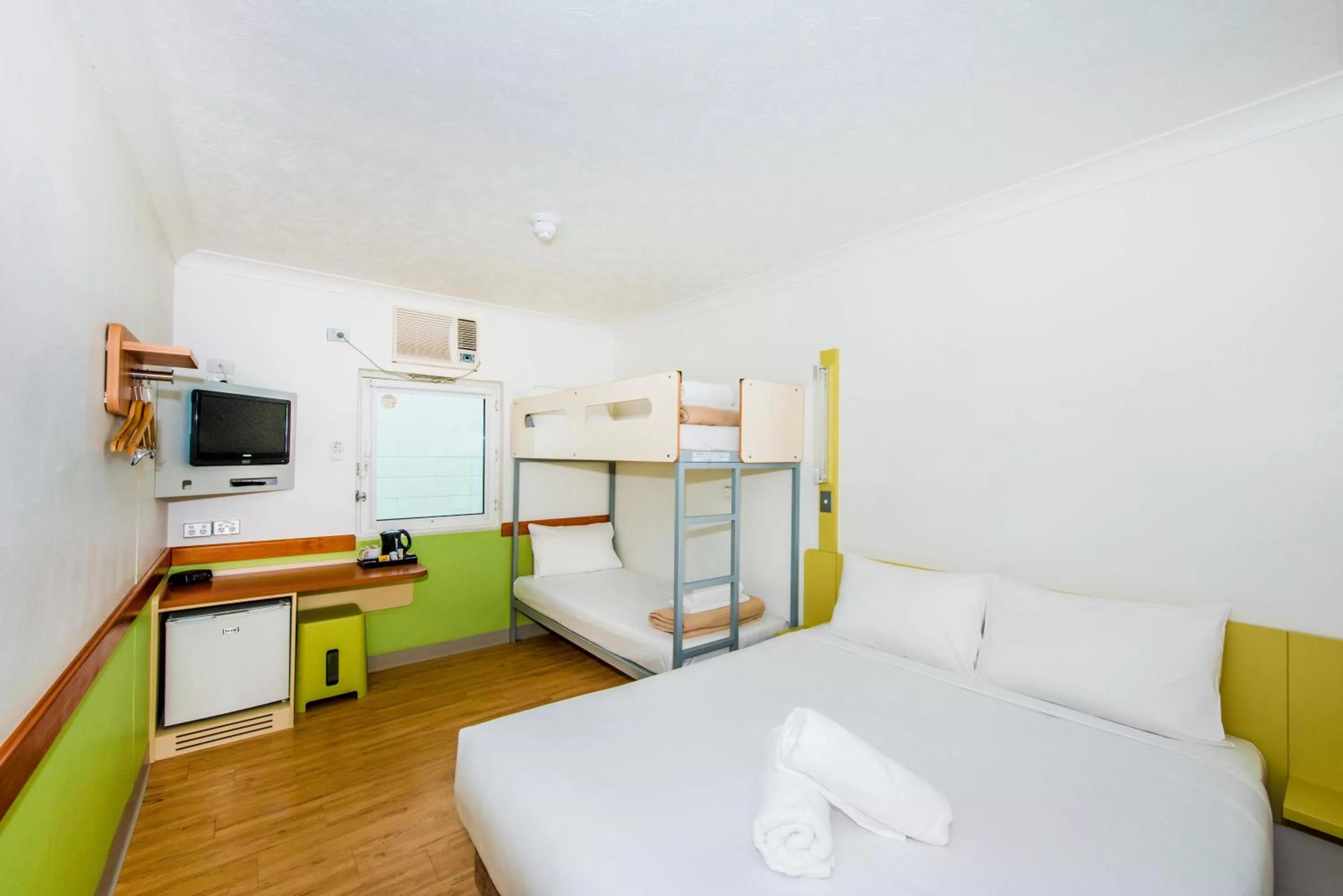 Photo of the whole room, Bed in ibis Budget Brisbane Airport