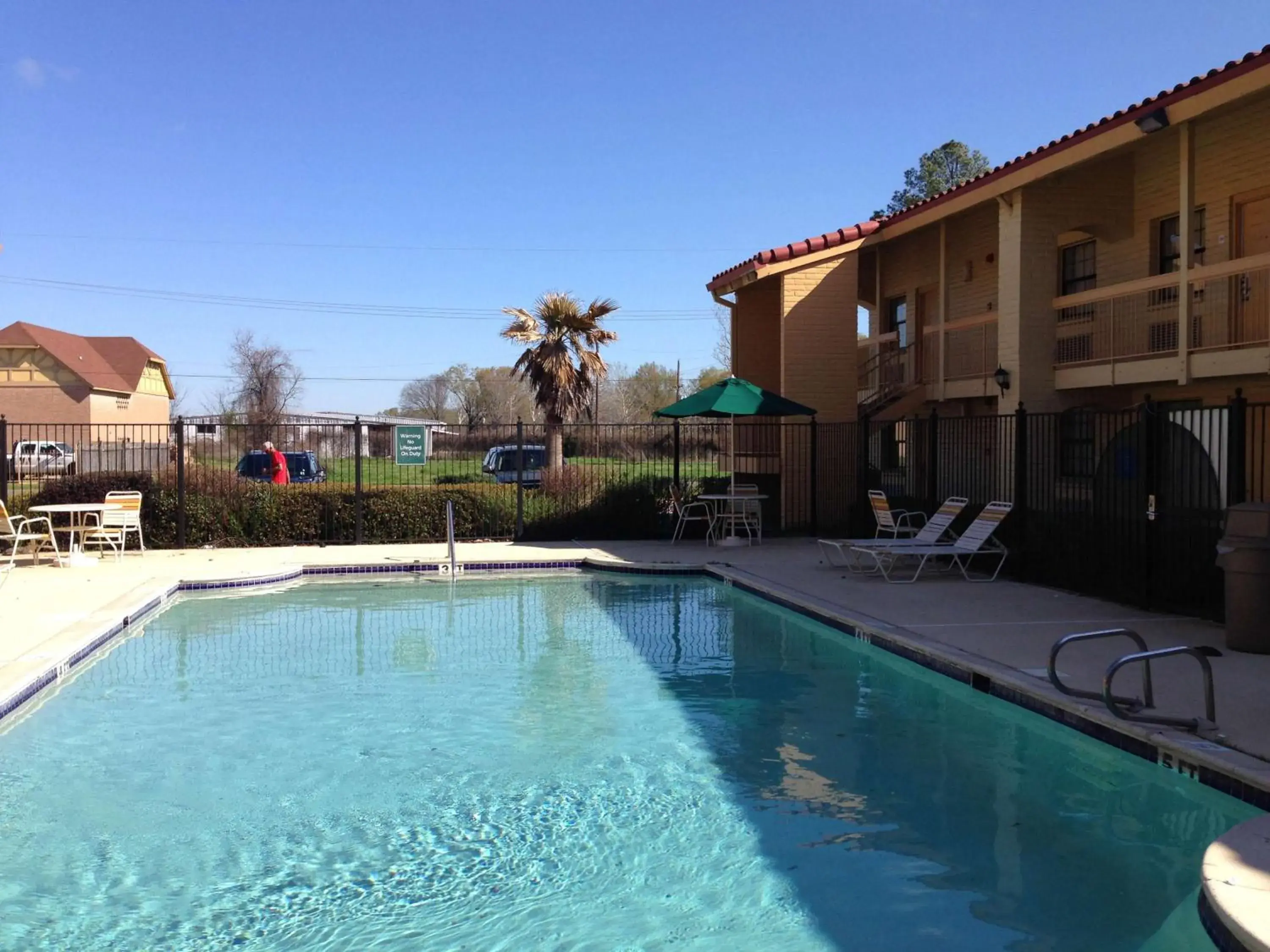 Pool view, Swimming Pool in Motel 6-Monroe, LA