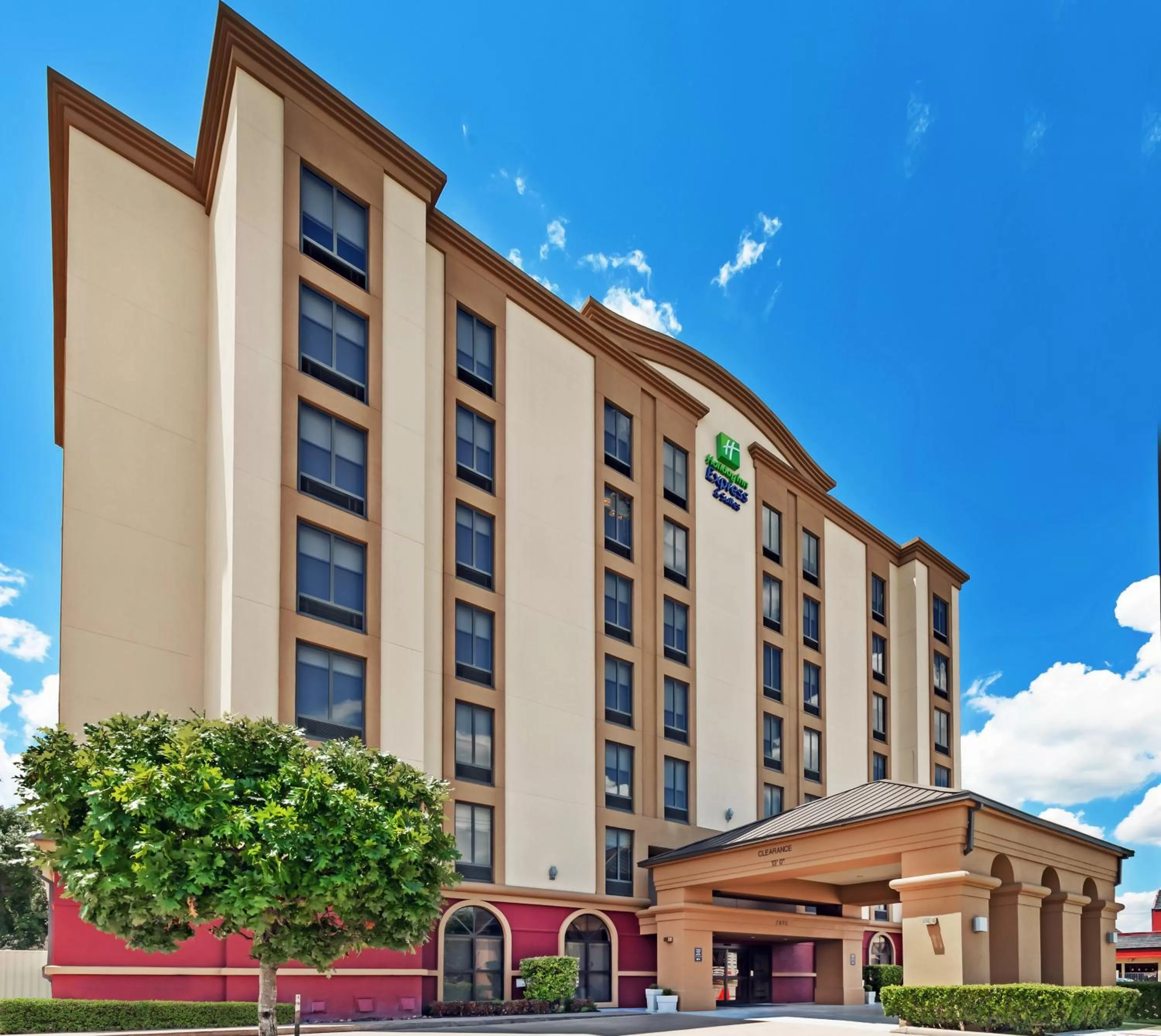 Property building in Holiday Inn Express & Suites Houston - Memorial Park Area by IHG