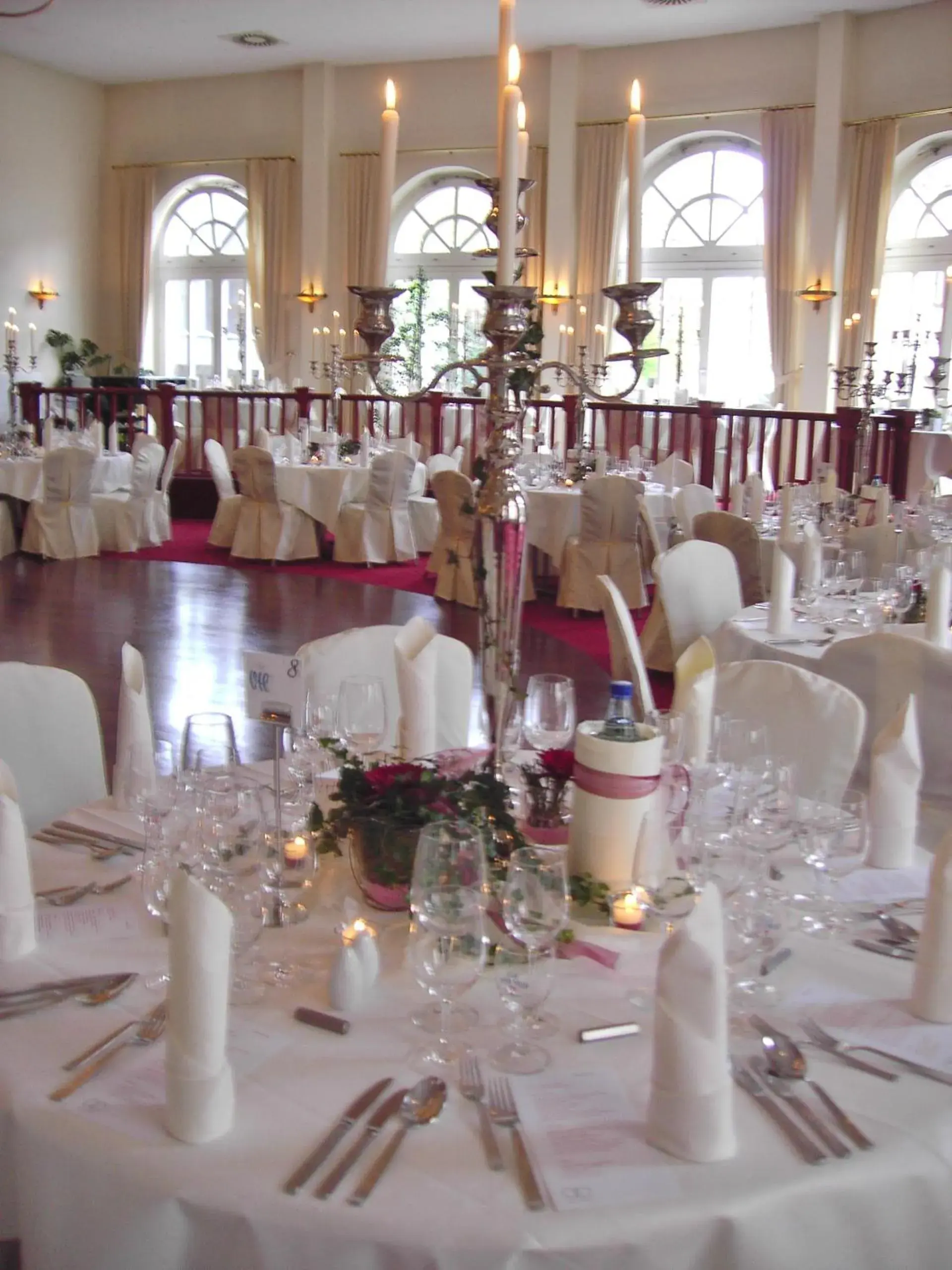 Banquet/Function facilities, Restaurant/Places to Eat in Victoria Hotel