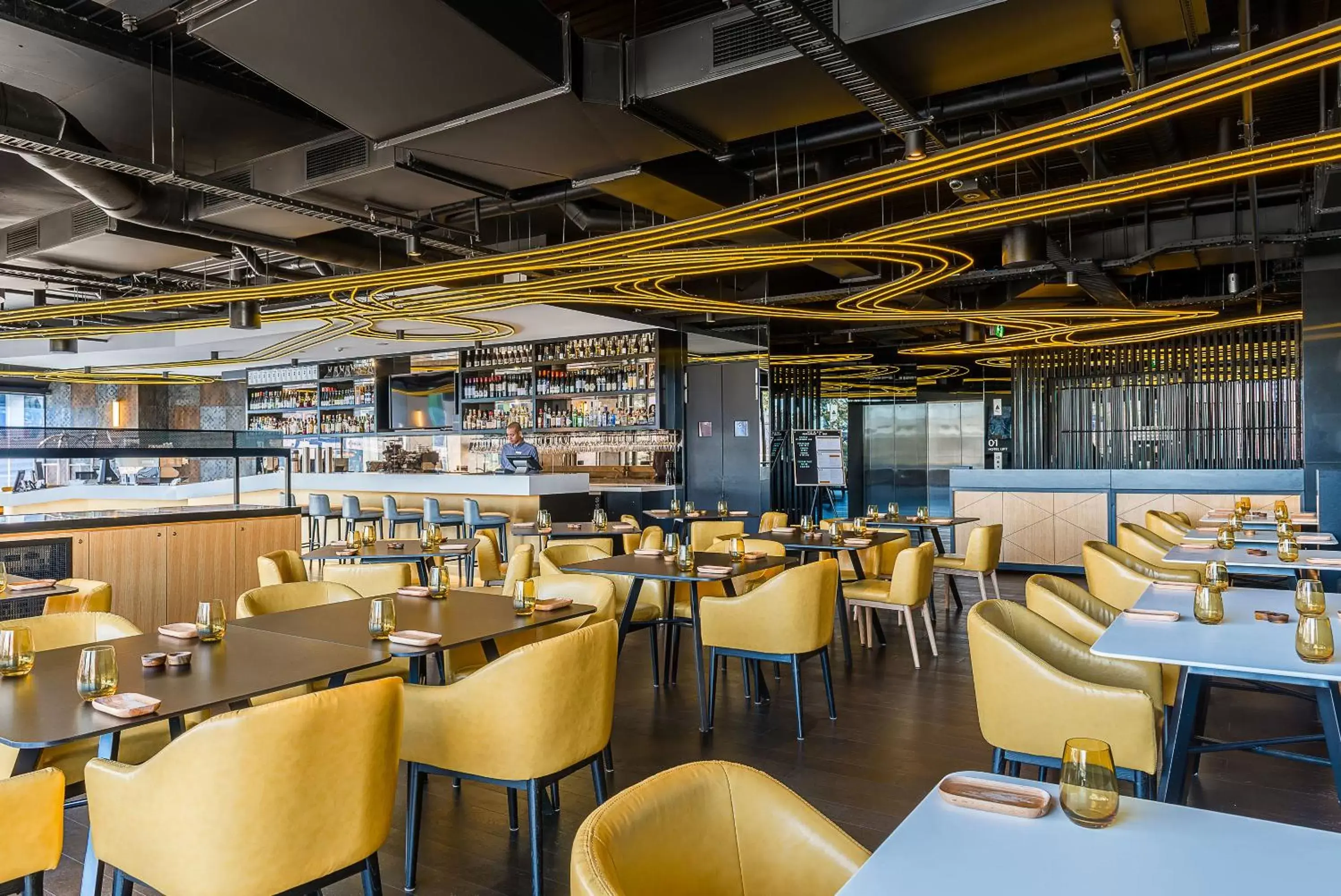 Restaurant/Places to Eat in Peppers Docklands