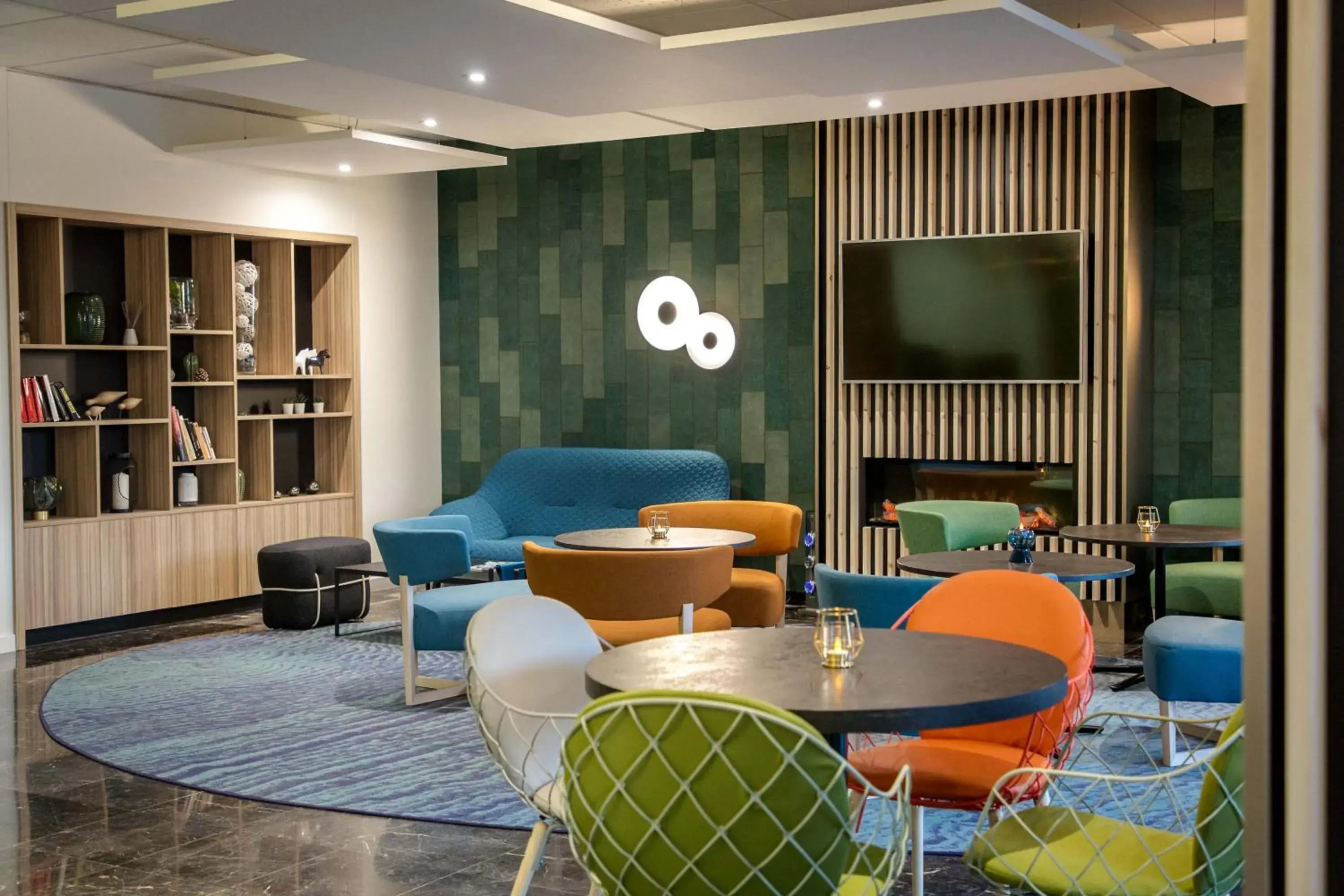 Library, Lounge/Bar in Mercure Cavaillon