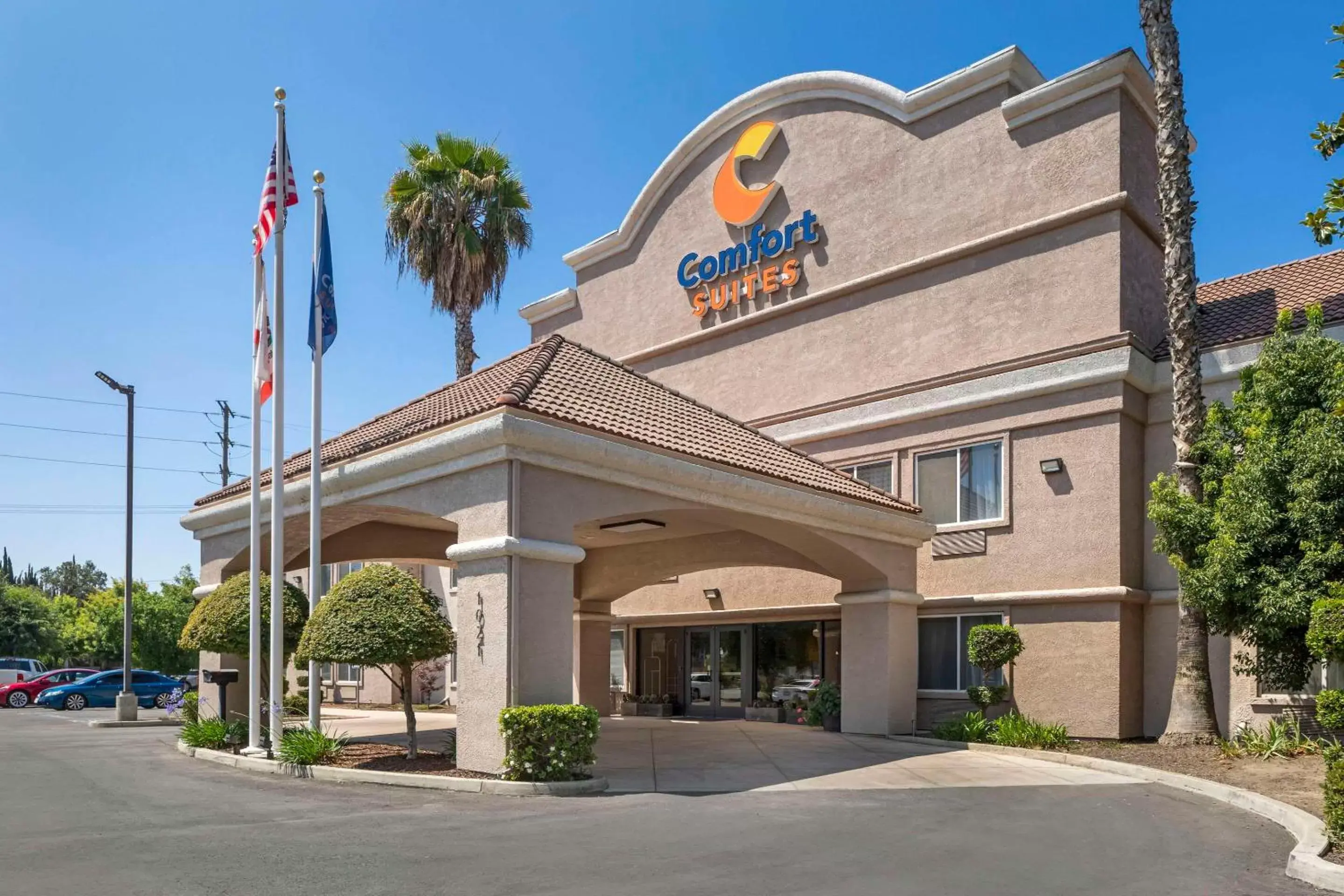 Property Building in Comfort Suites Tulare