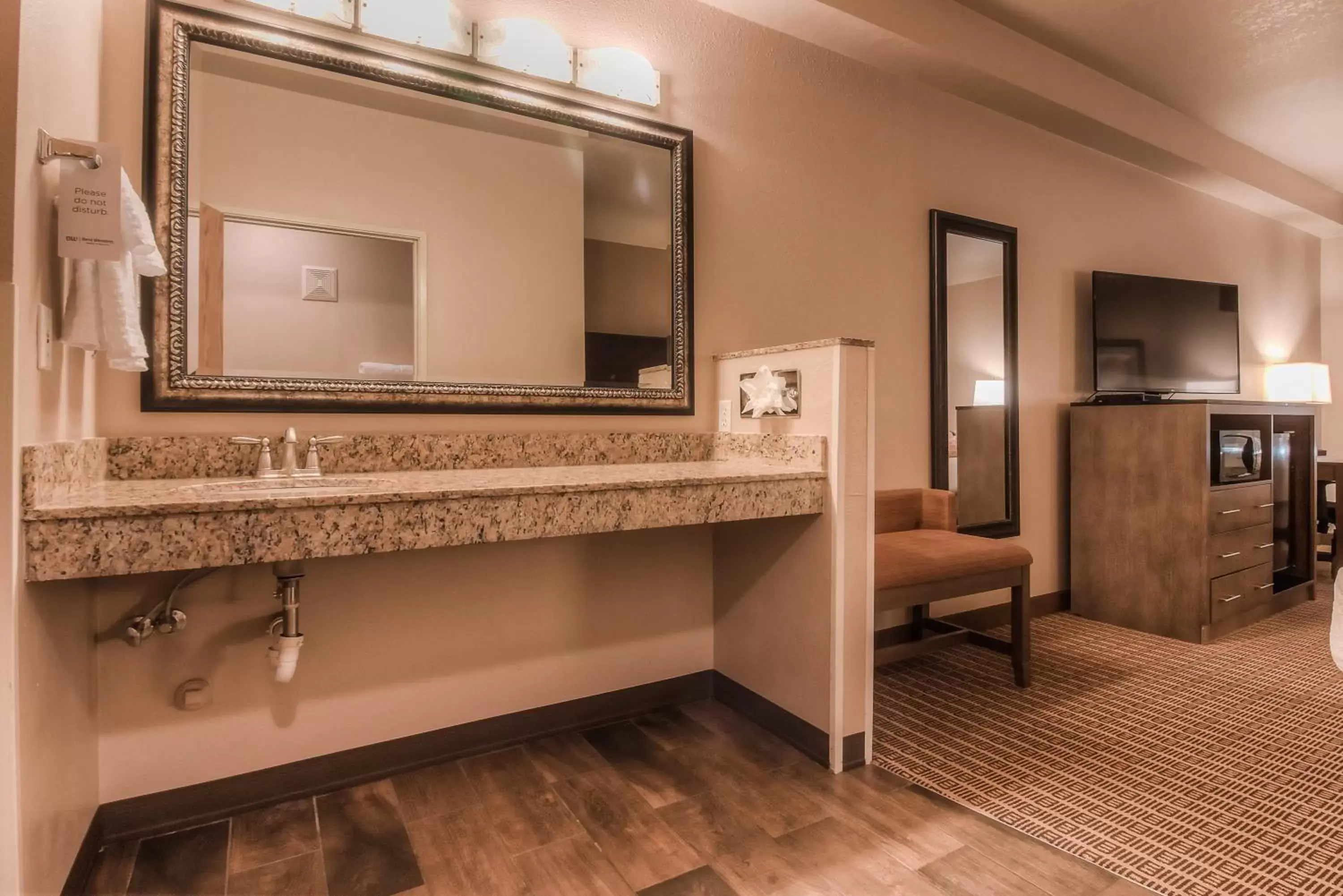 Bathroom in Best Western Plus Yakima Hotel