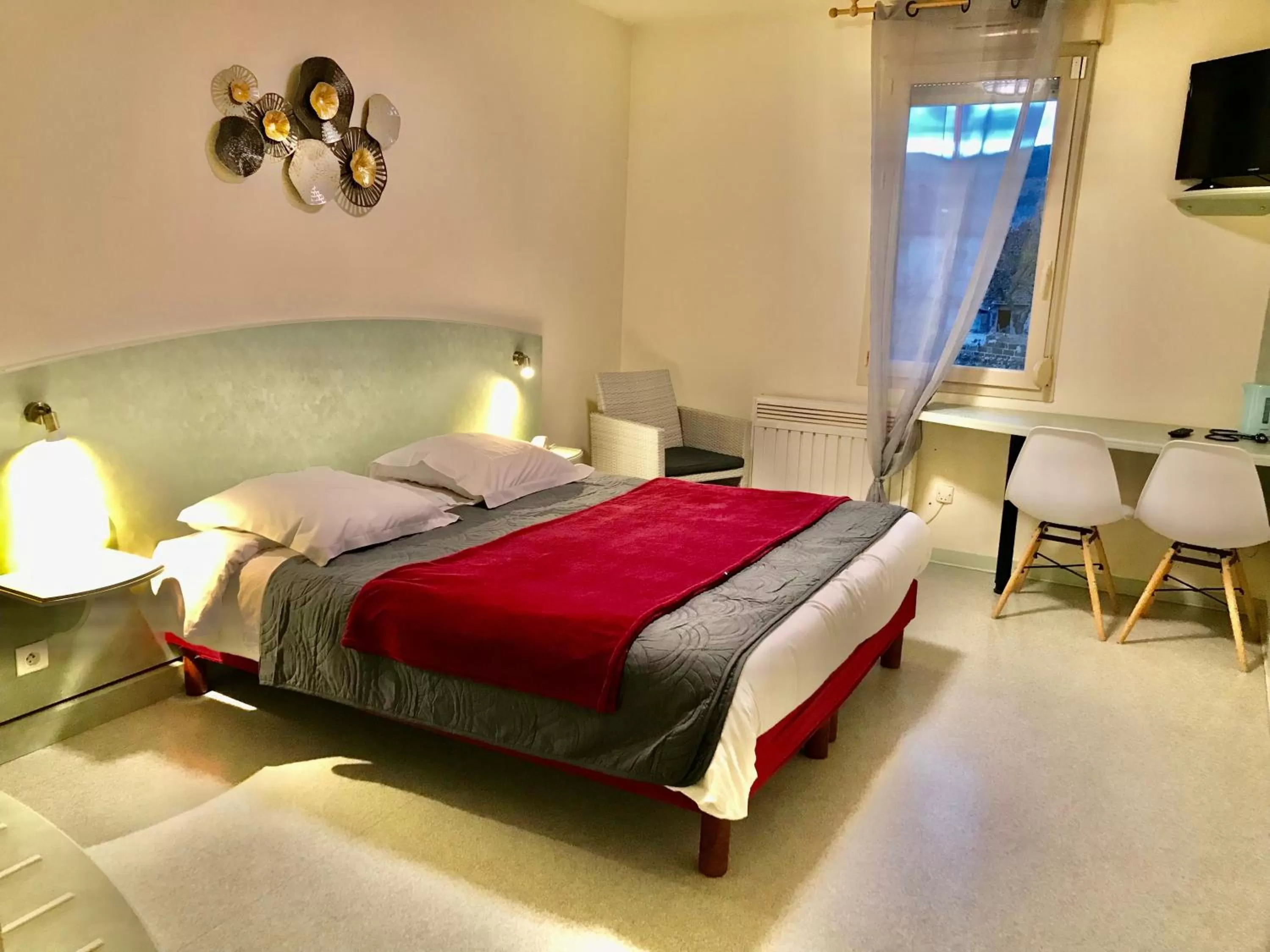 Photo of the whole room in Abel Hôtel