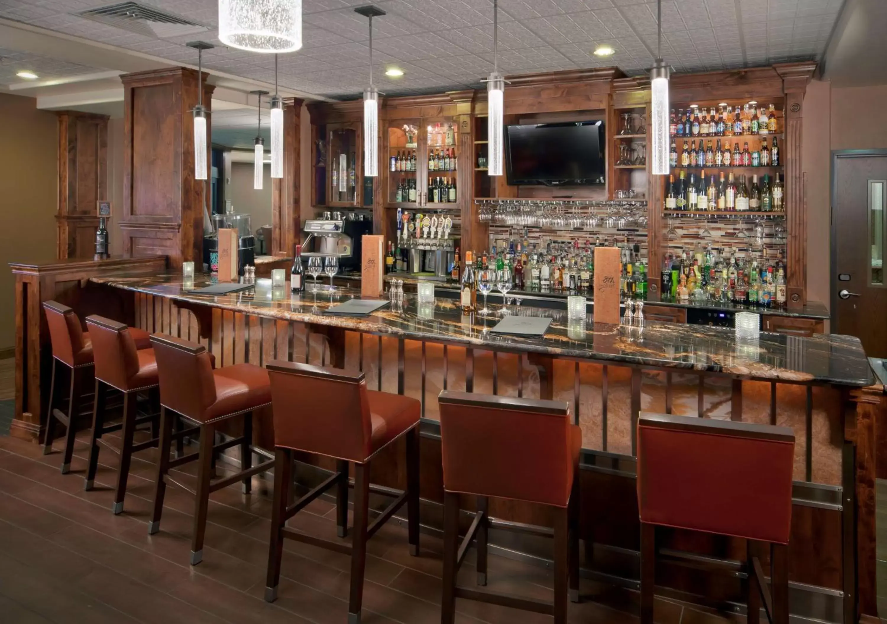 Lounge or bar, Restaurant/Places to Eat in Best Western Premier Ivy Inn & Suites