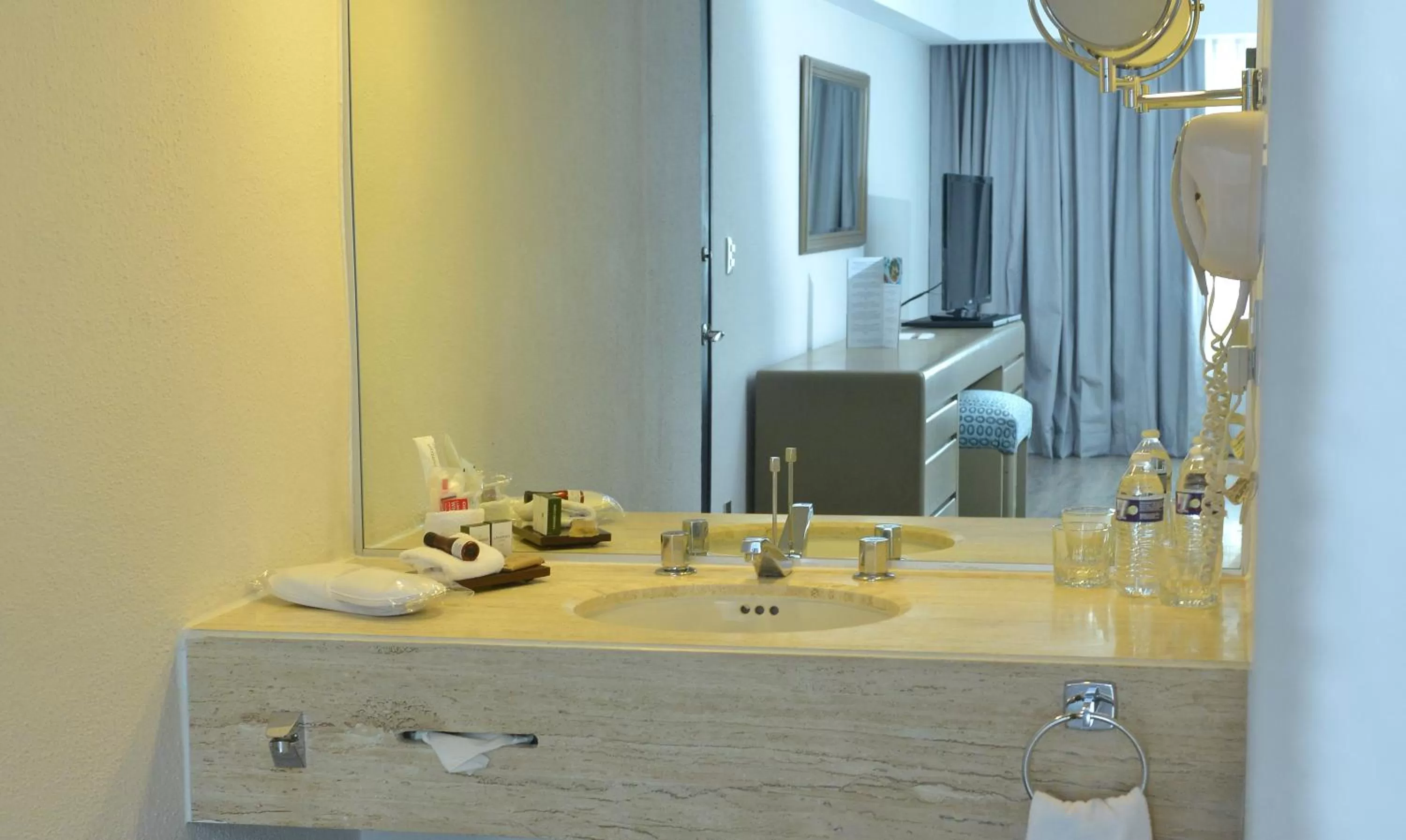 Bathroom in Grand Cantalagua Hotel Morelia, BW Signature Collection