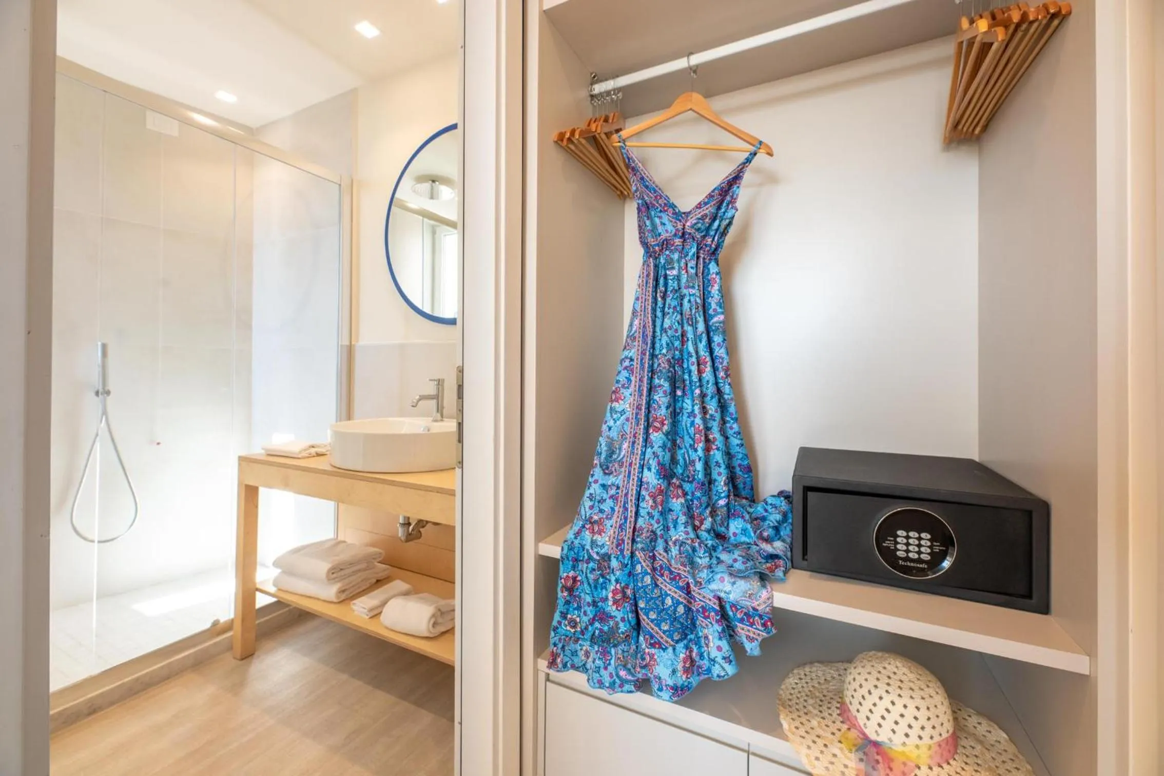 Shower in L'Alba Hotel