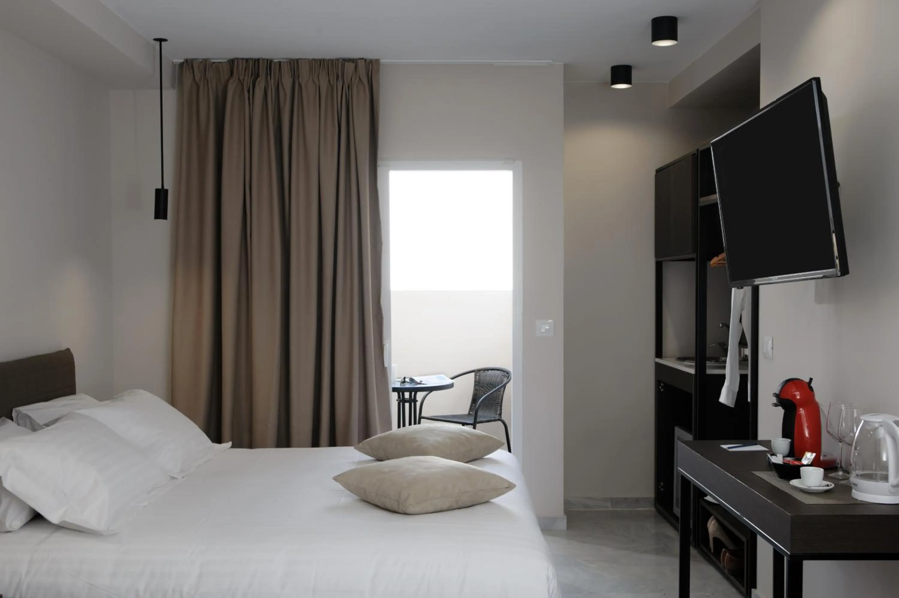 Day, Bed in B4B Athens 365