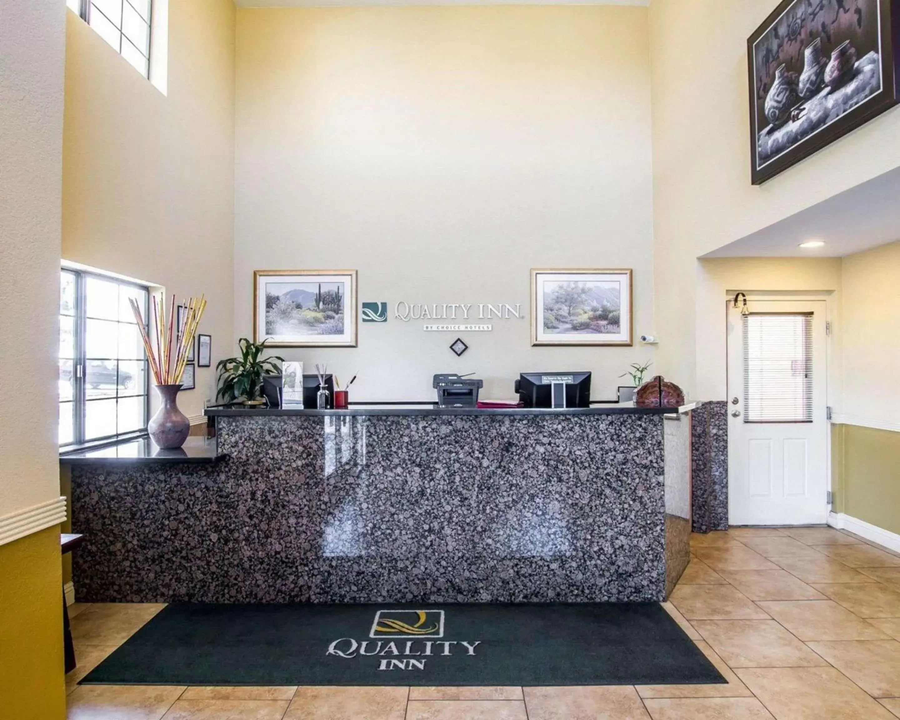 Lobby or reception, Lobby/Reception in Quality Inn Holbrook