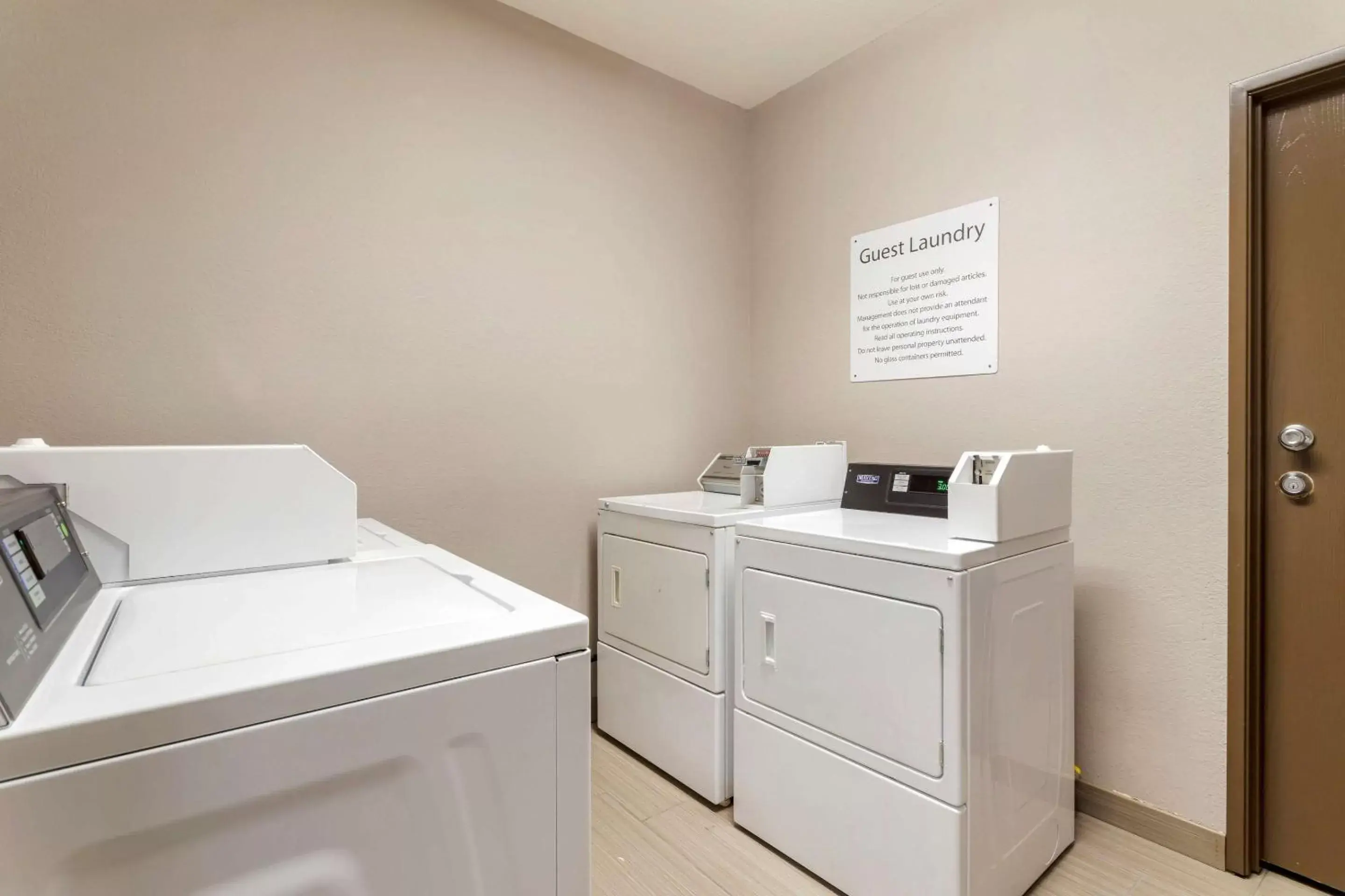 laundry, Kitchen/Kitchenette in Comfort Suites Kingwood Humble Houston North