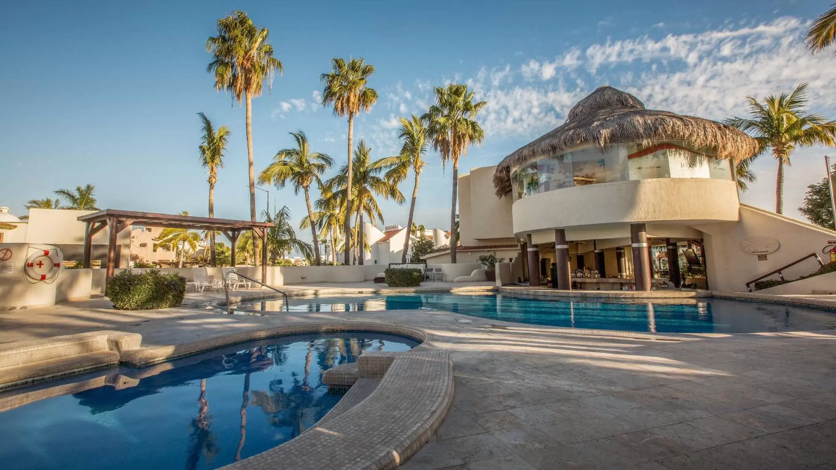 Property building, Swimming Pool in Park Royal Homestay Los Cabos
