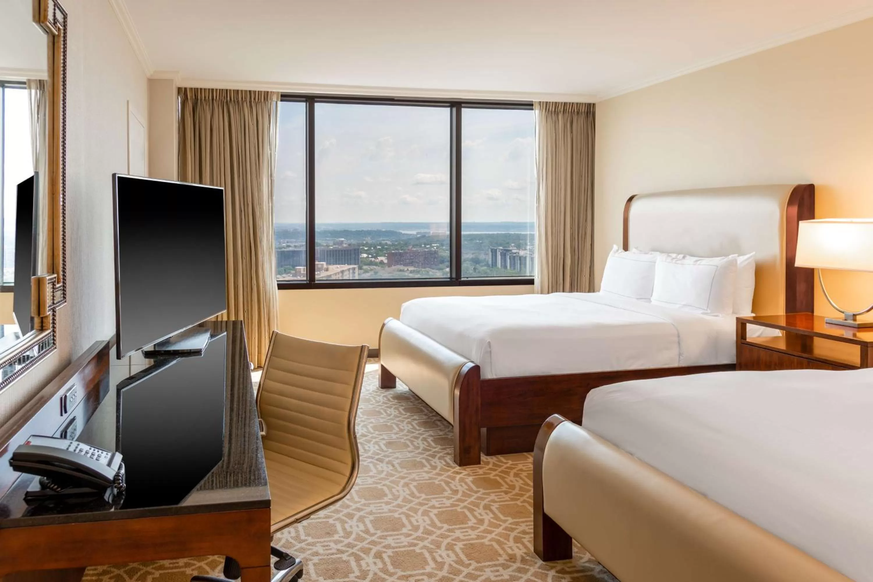 Bedroom, Bed in Hilton Alexandria Mark Center