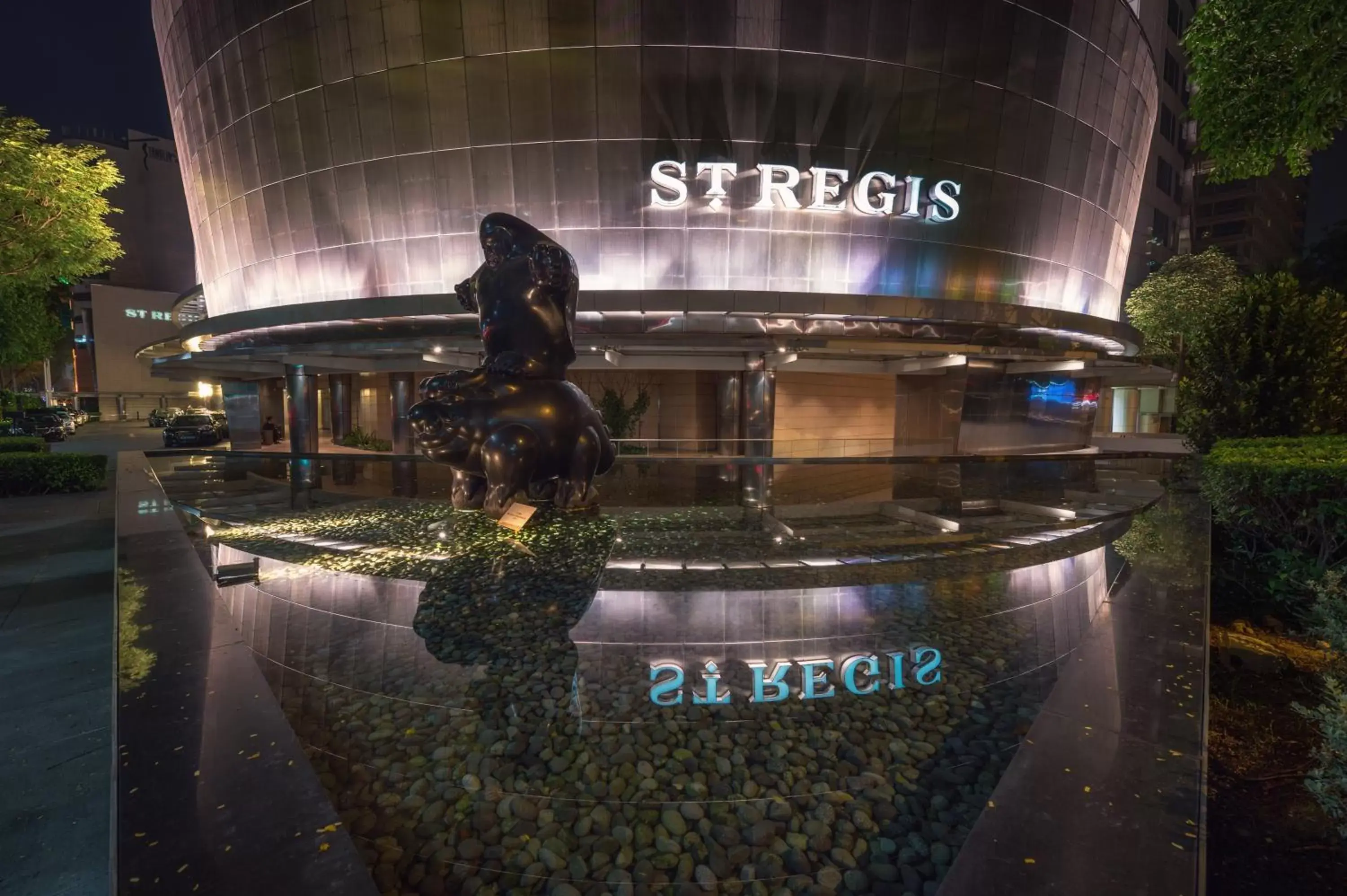 Facade/entrance, Property Logo/Sign in The St Regis Singapore