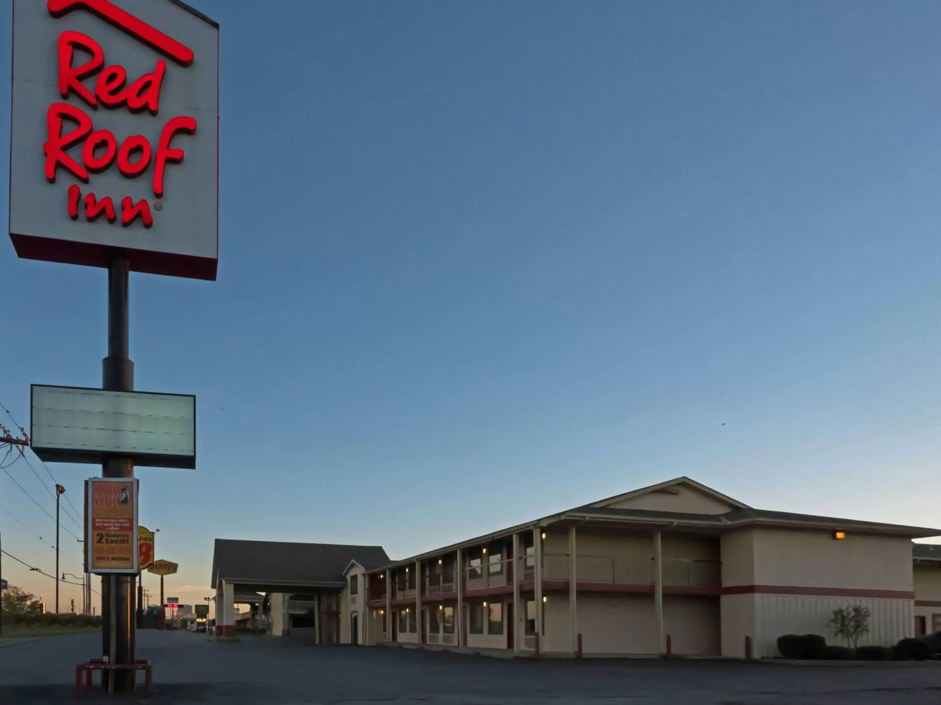 Property Building in Red Roof Inn Oklahoma Airport I 40 W Fairgrounds