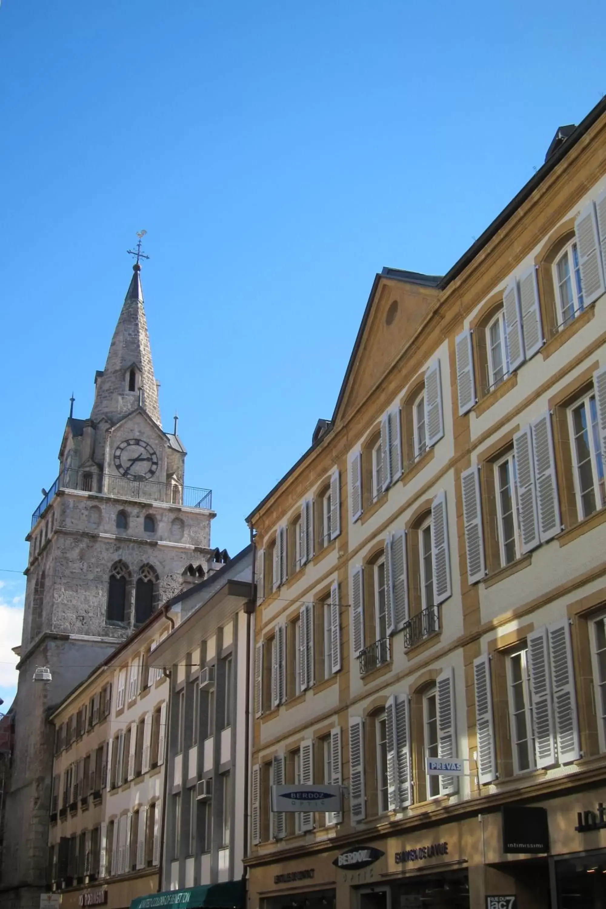 Nearby landmark in Hotel du Theatre