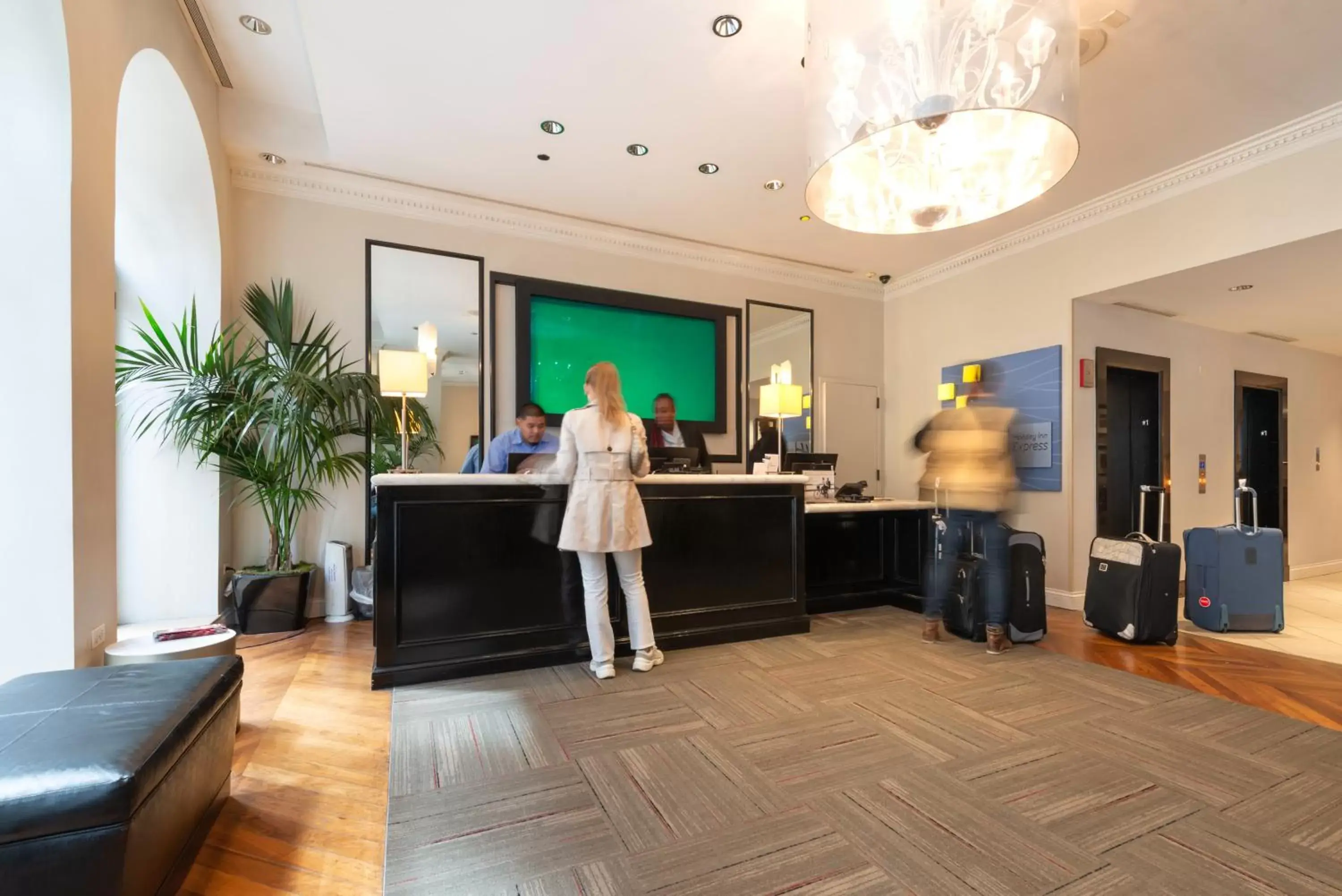 Lobby or reception, Lobby/Reception in Holiday Inn Express Chicago - Magnificent Mile, an IHG Hotel