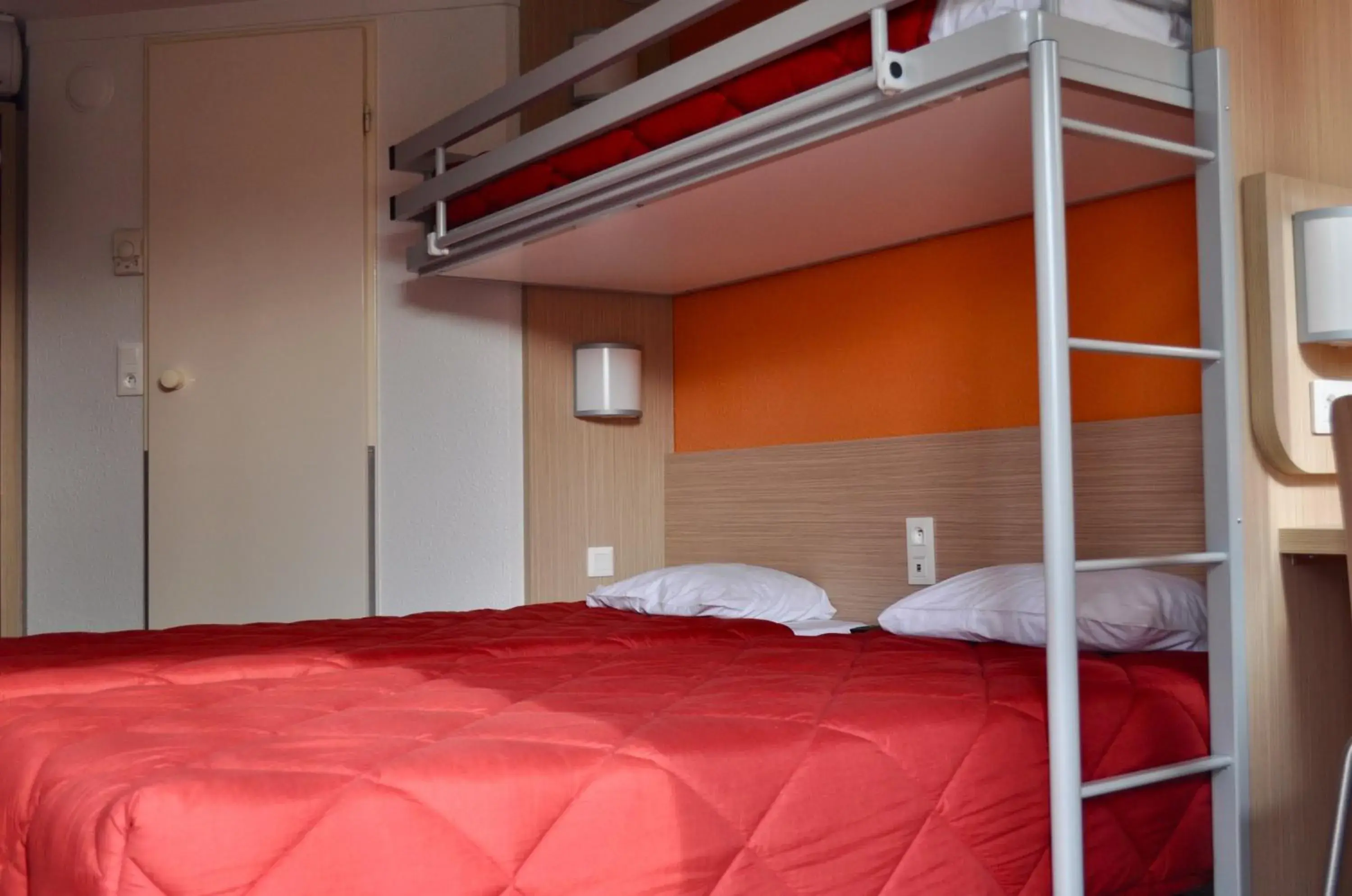 Bed in Premiere Classe Sete Balaruc