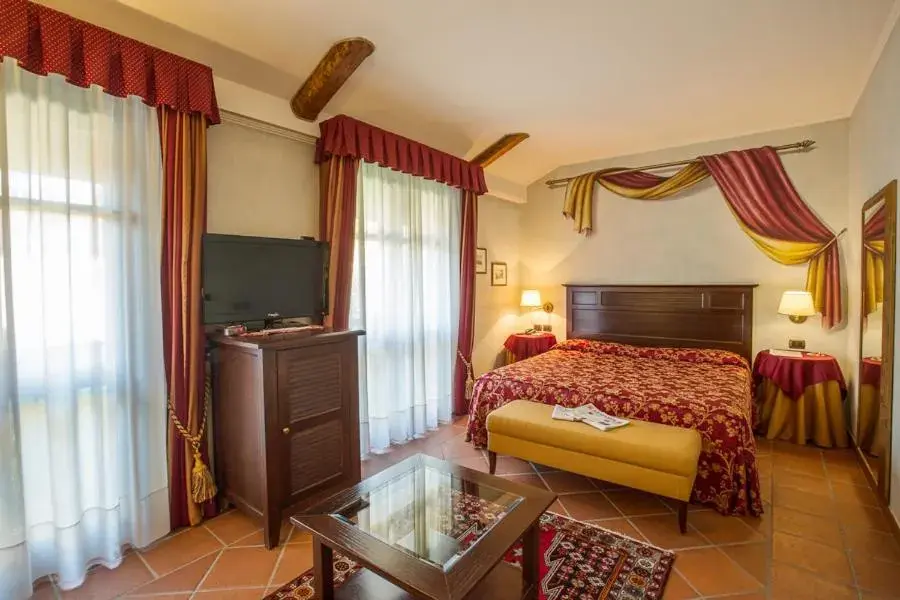 Bedroom, Bed in Romantic Hotel Furno