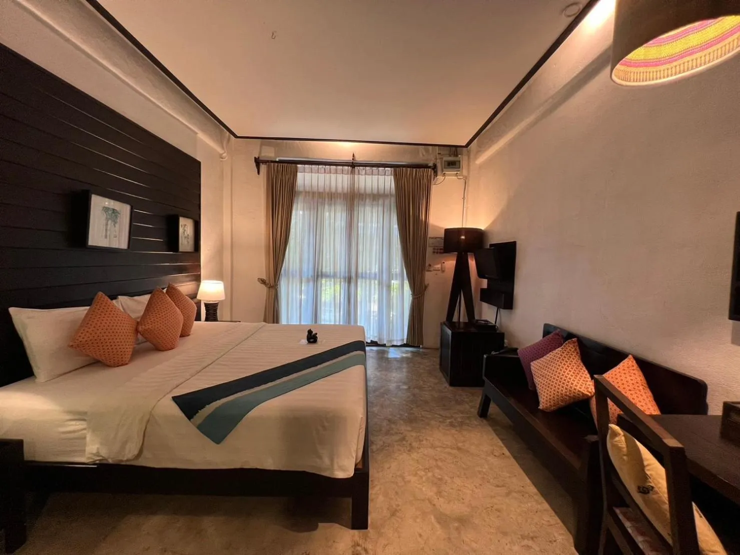 Property building, Bed in Banthai Village