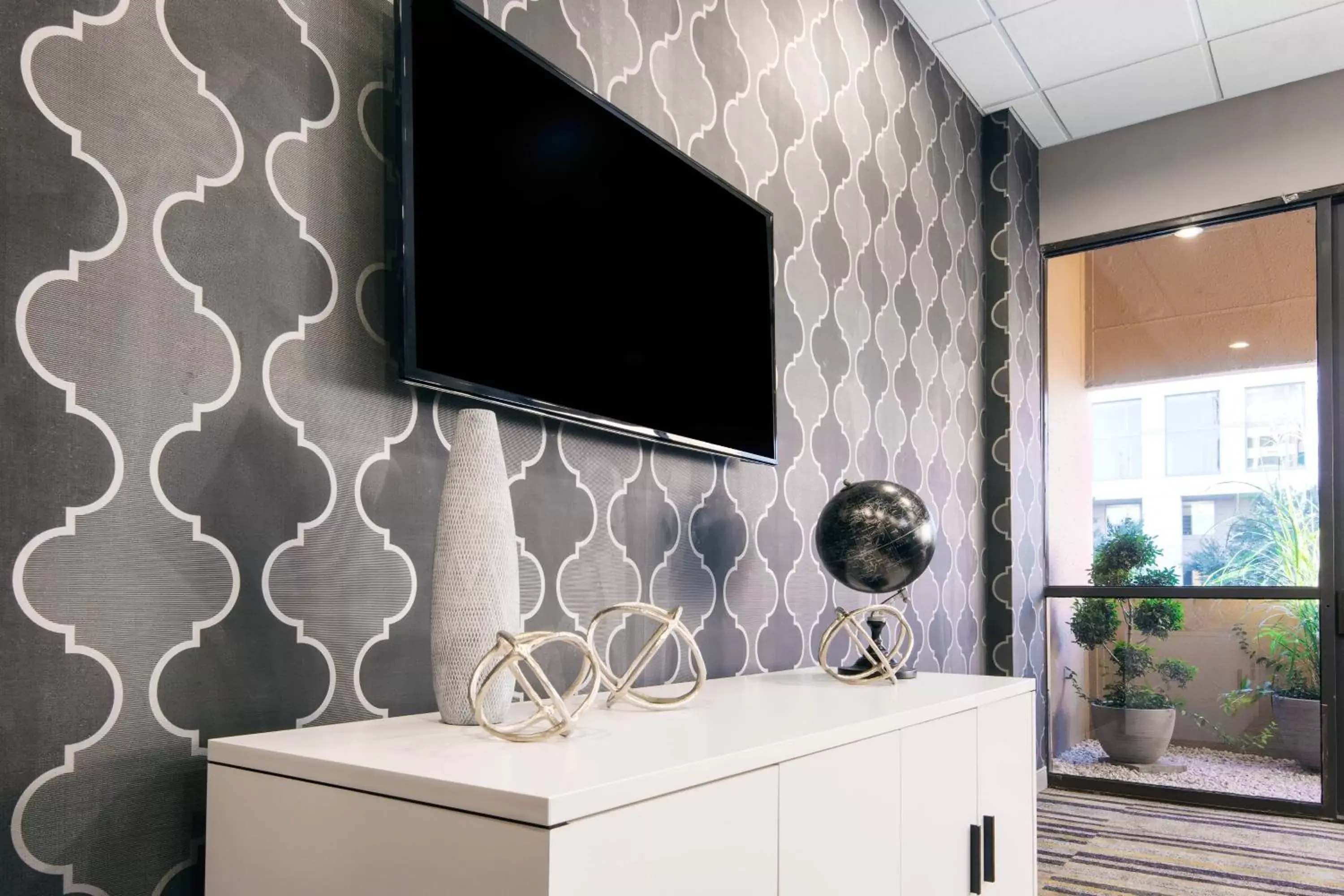 Meeting/conference room, TV/Entertainment Center in Fairfield Inn & Suites by Marriott Charlotte Uptown