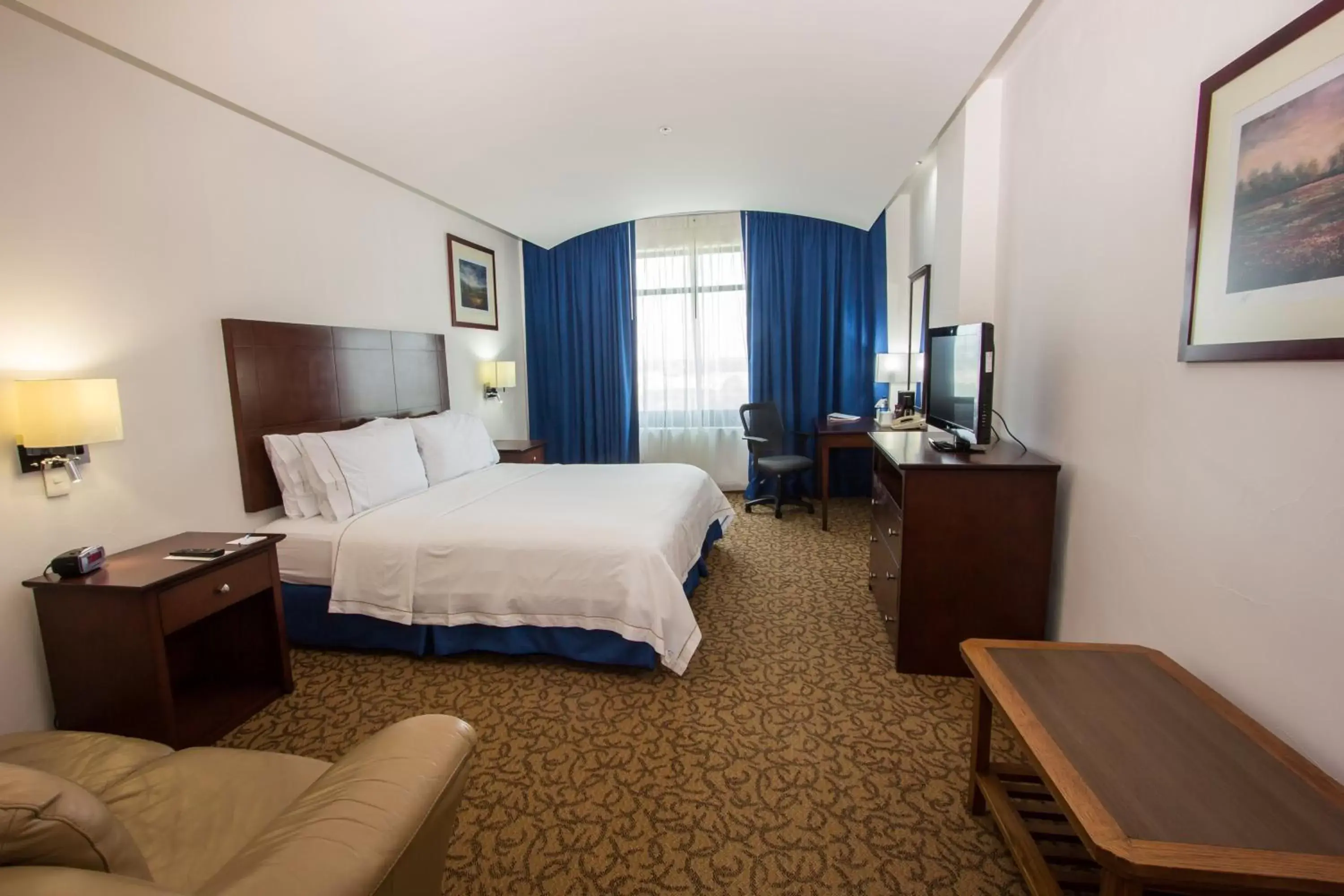 Photo of the whole room in Holiday Inn Express Nuevo Laredo, an IHG Hotel