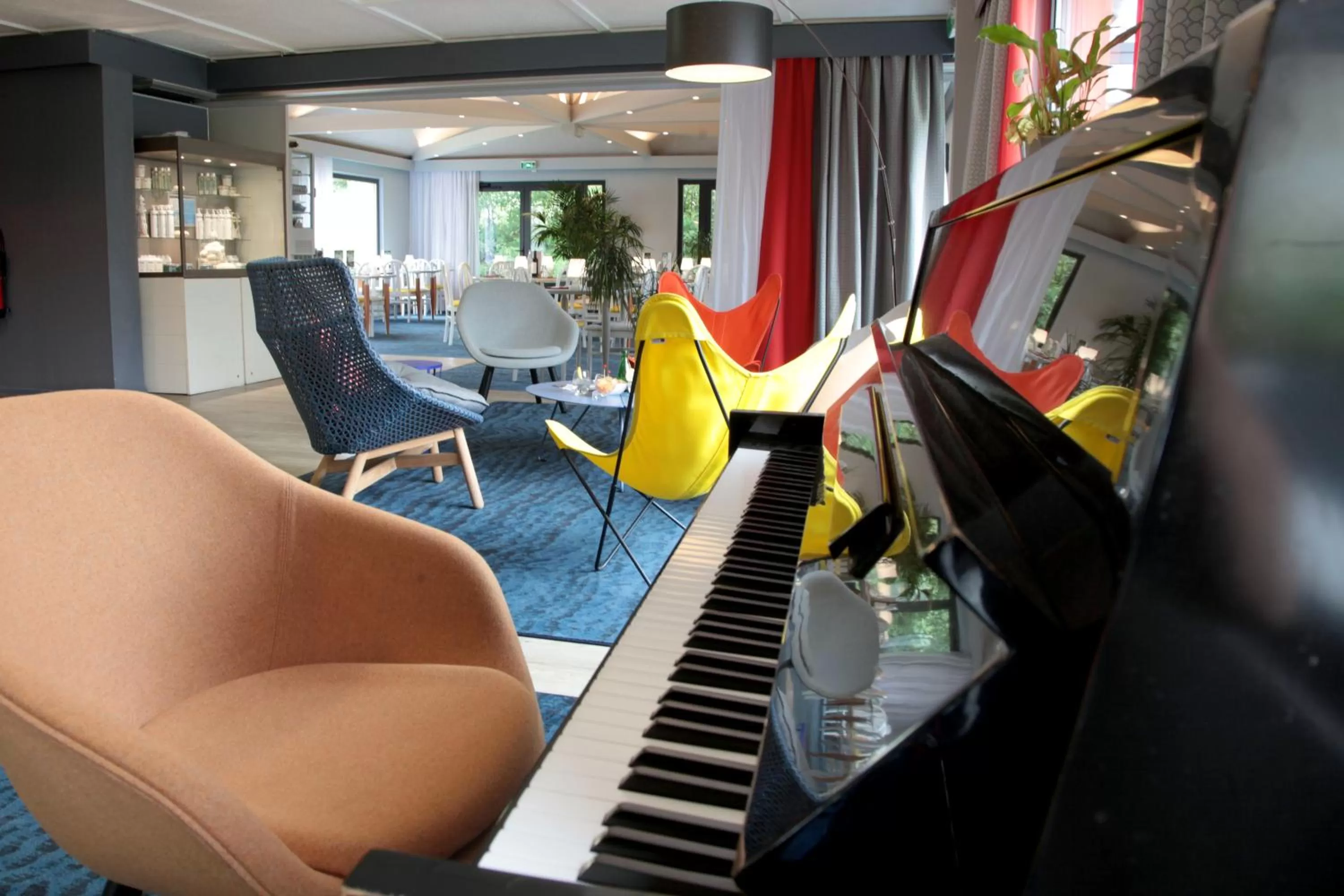 Lounge or bar in Kyriad Lannion-Perros-Guirec