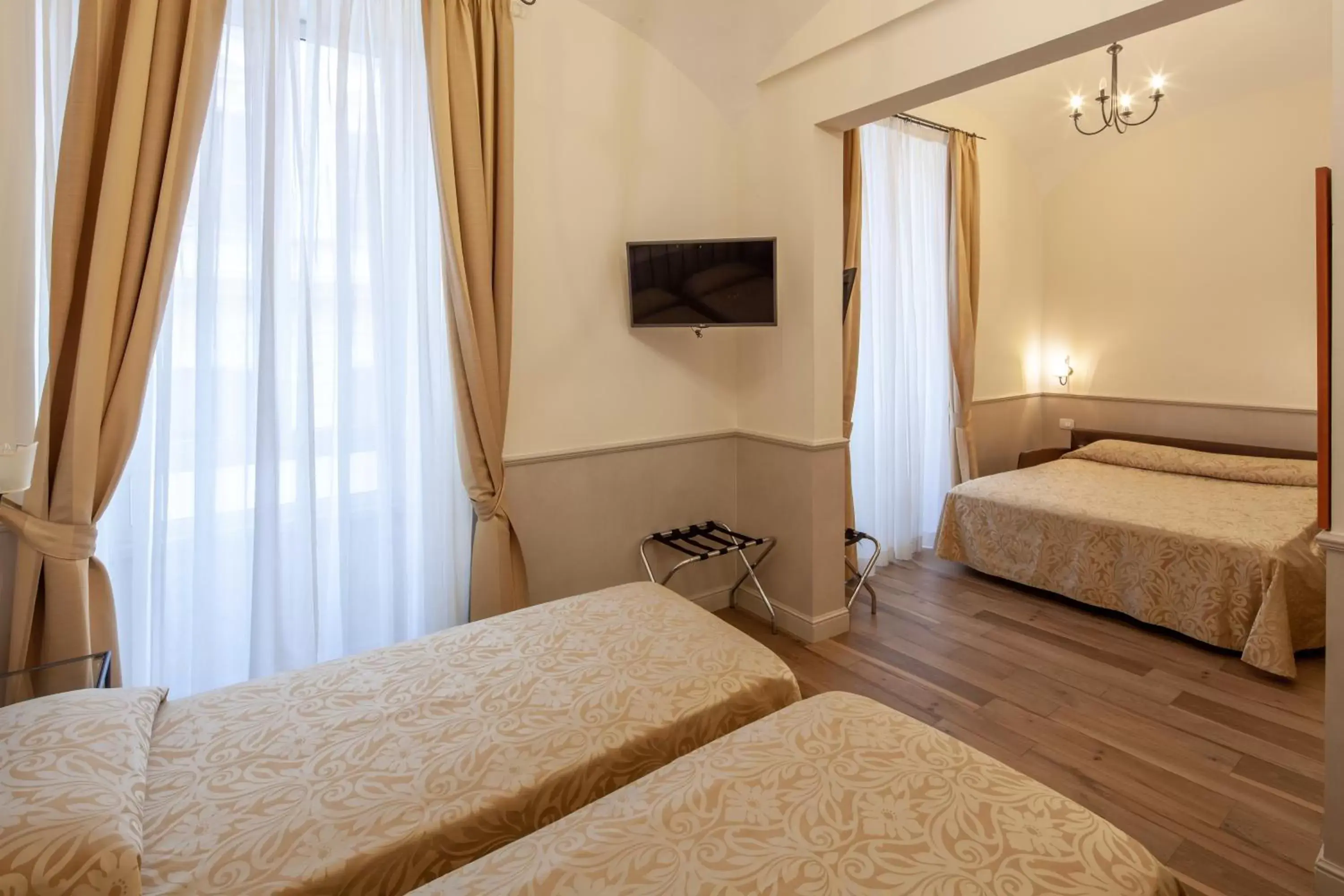 Bedroom, Bed in Hotel Flavia