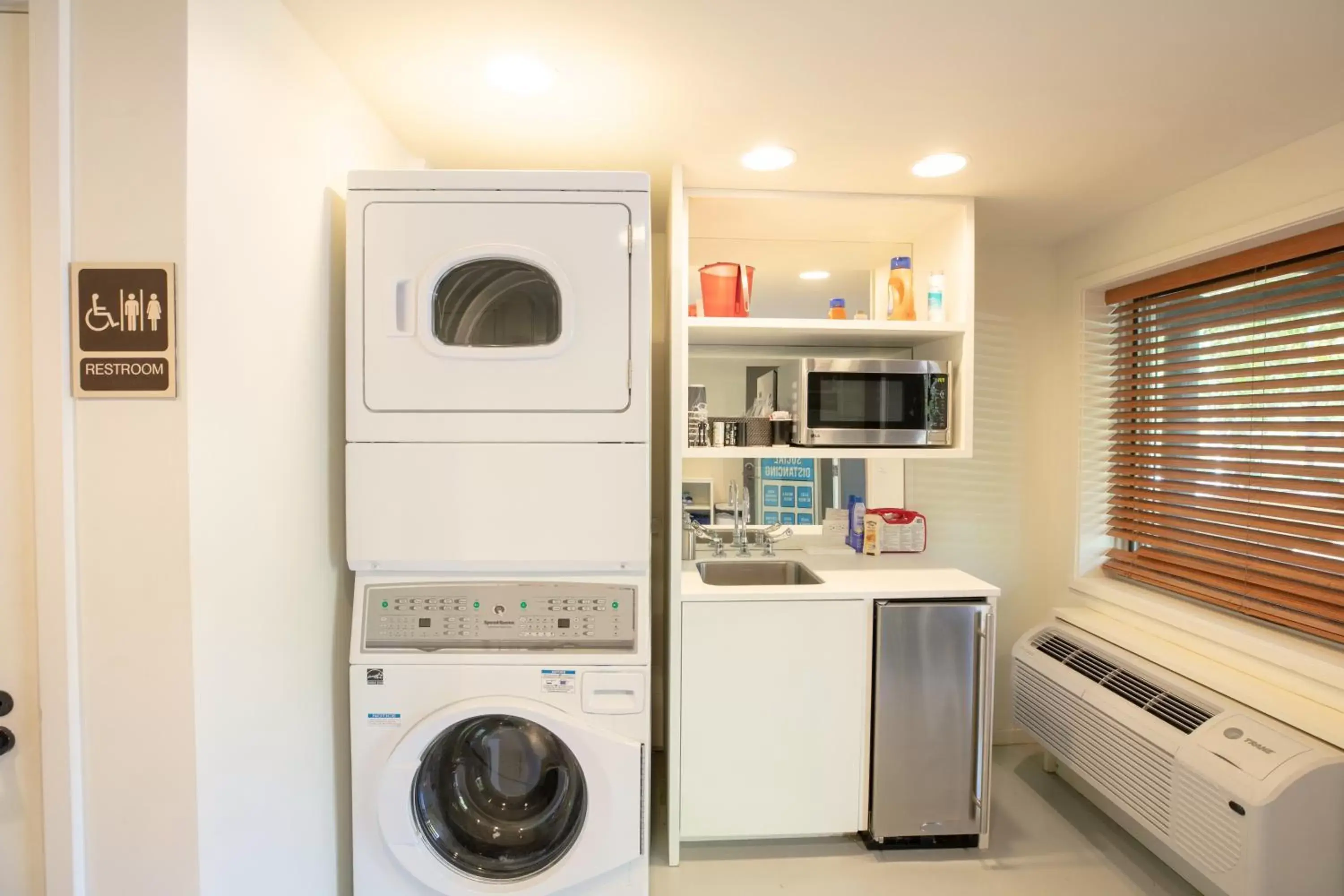 Kitchen or kitchenette, Kitchen/Kitchenette in Little Beaver Inn