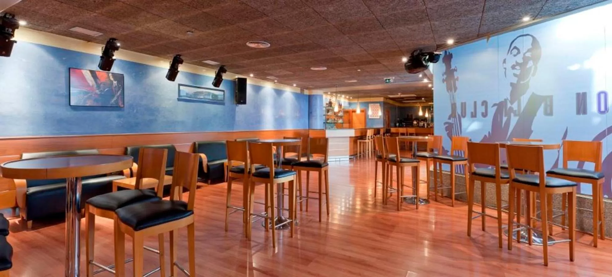 Lounge or bar in Gran Hotel Bali & Spa