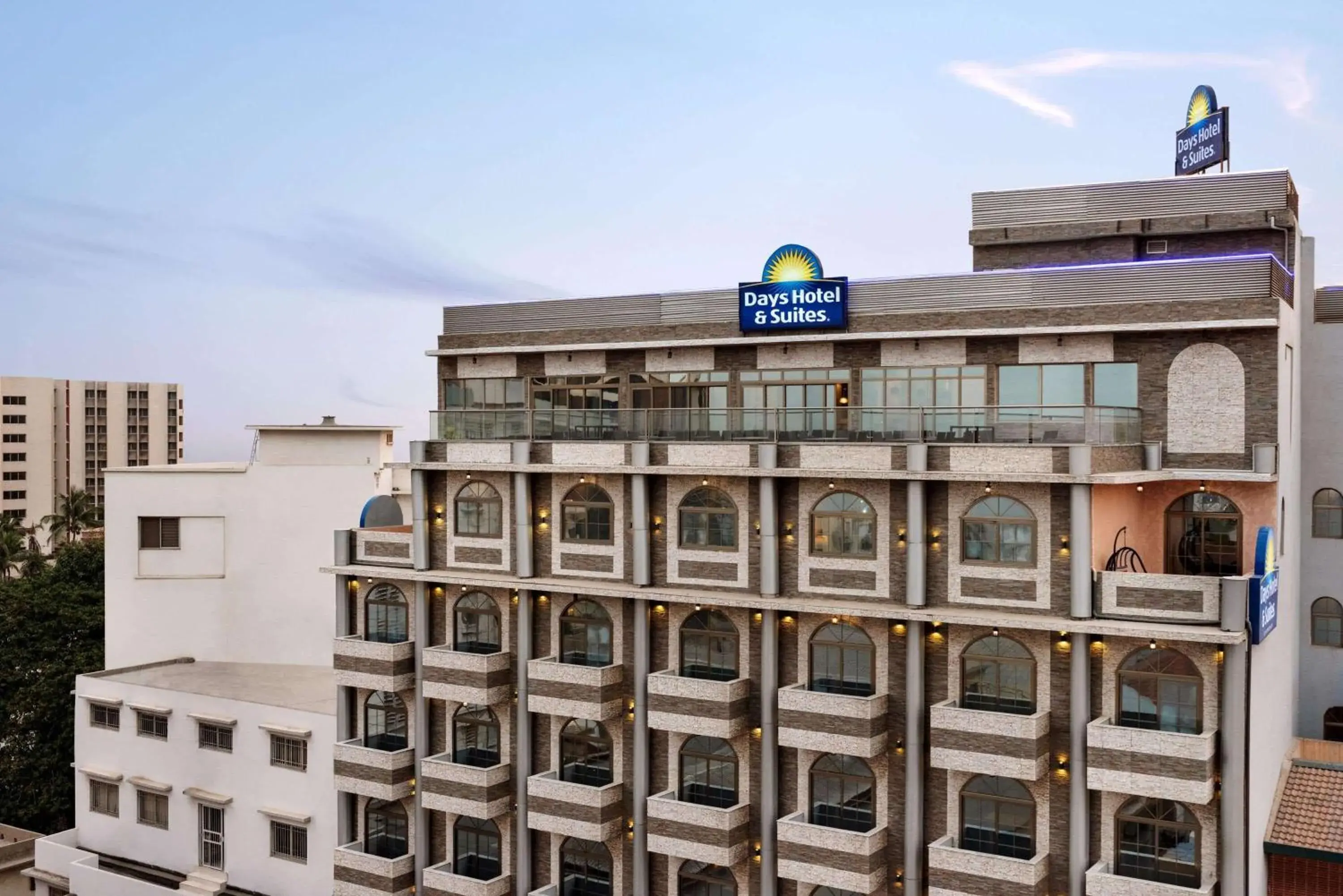 Property Building in Days Hotel & Suites by Wyndham Dakar