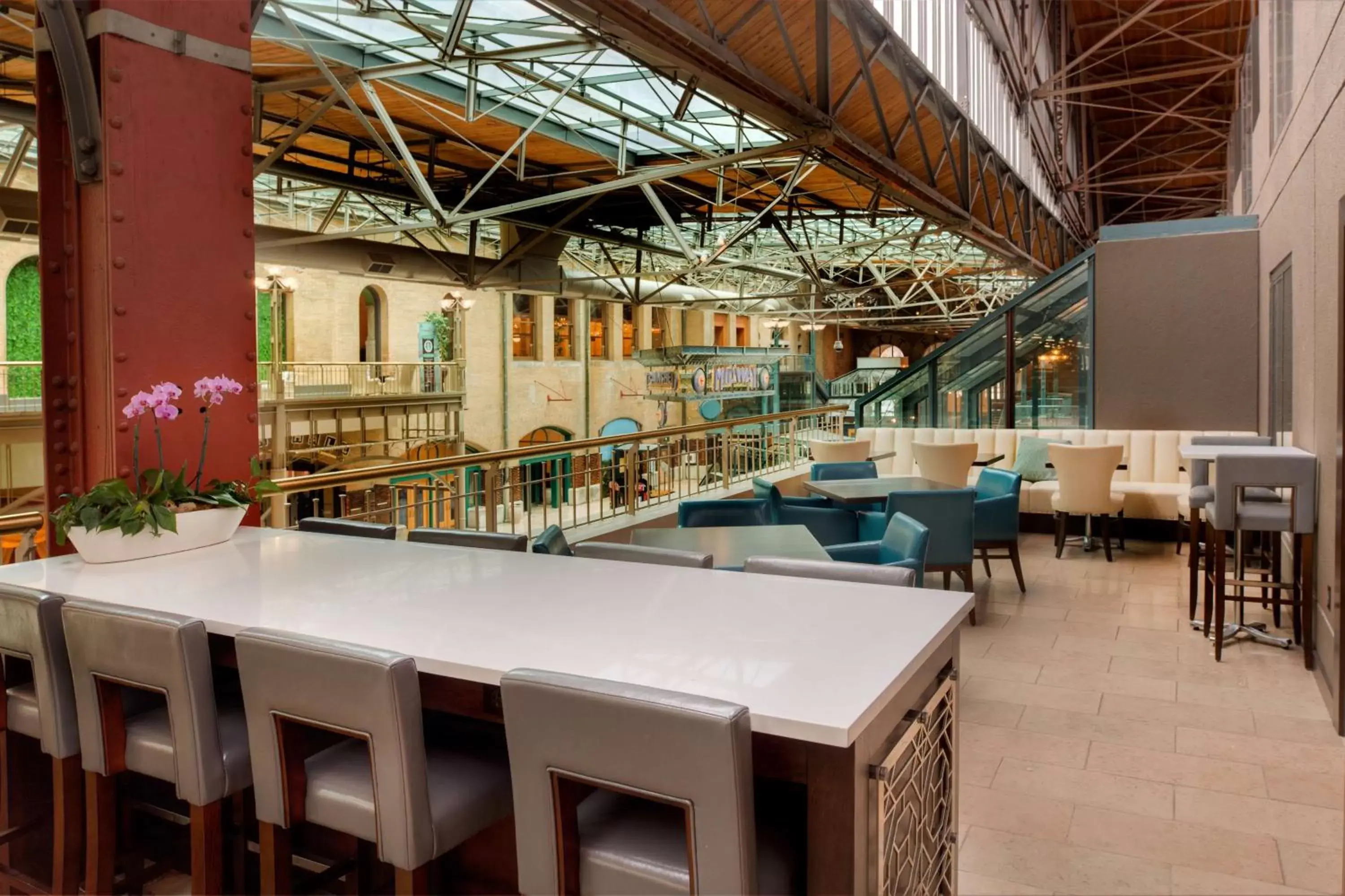 Restaurant/Places to Eat in St. Louis Union Station Hotel, Curio Collection by Hilton