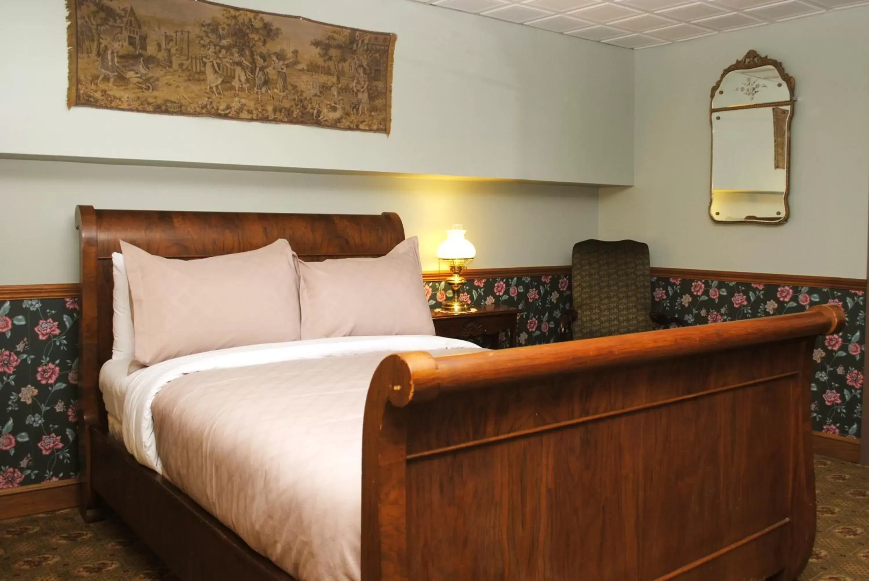 Bed in Hotel Millersburg