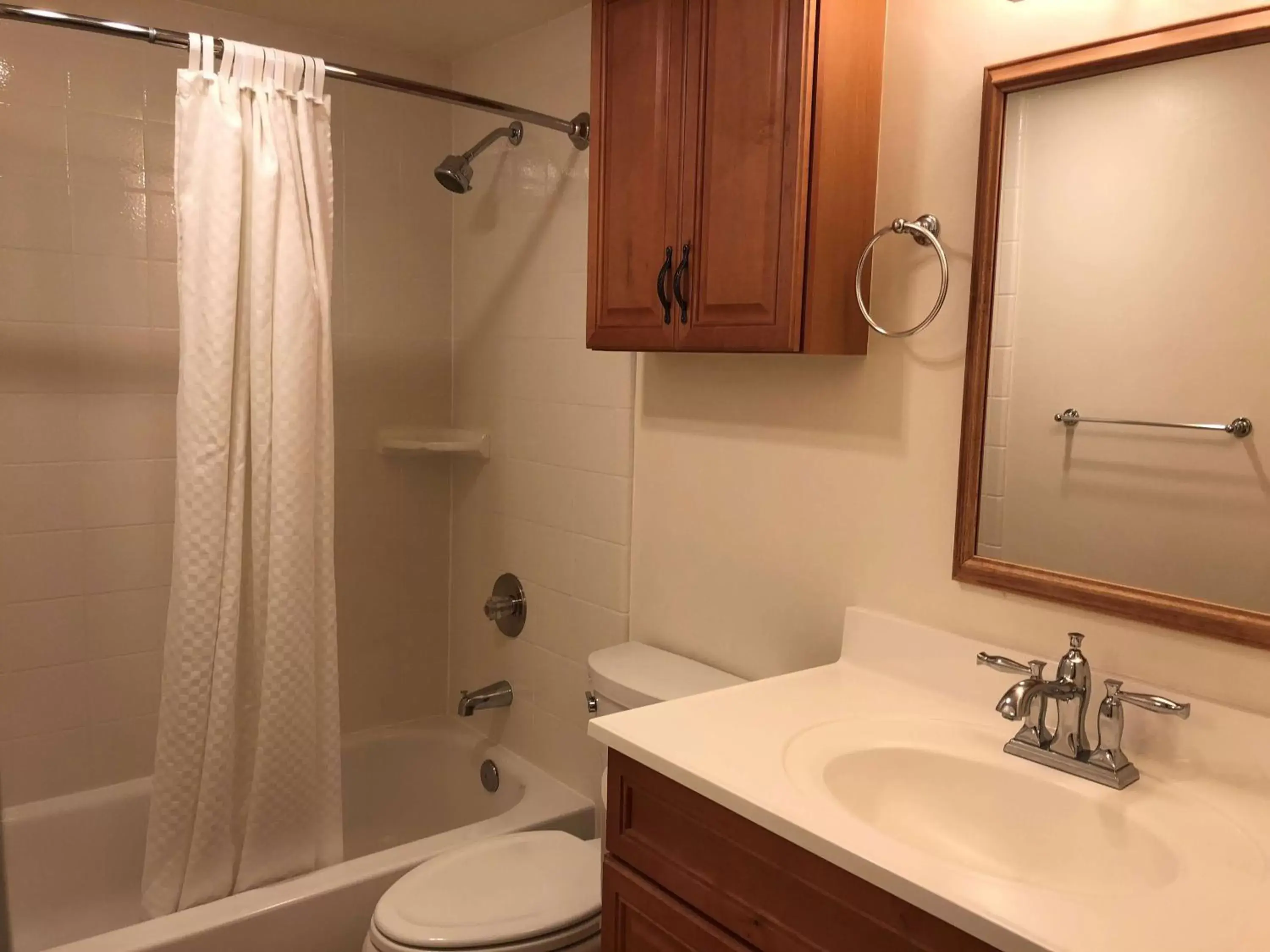 Bathroom in Best Western Country Lane Inn