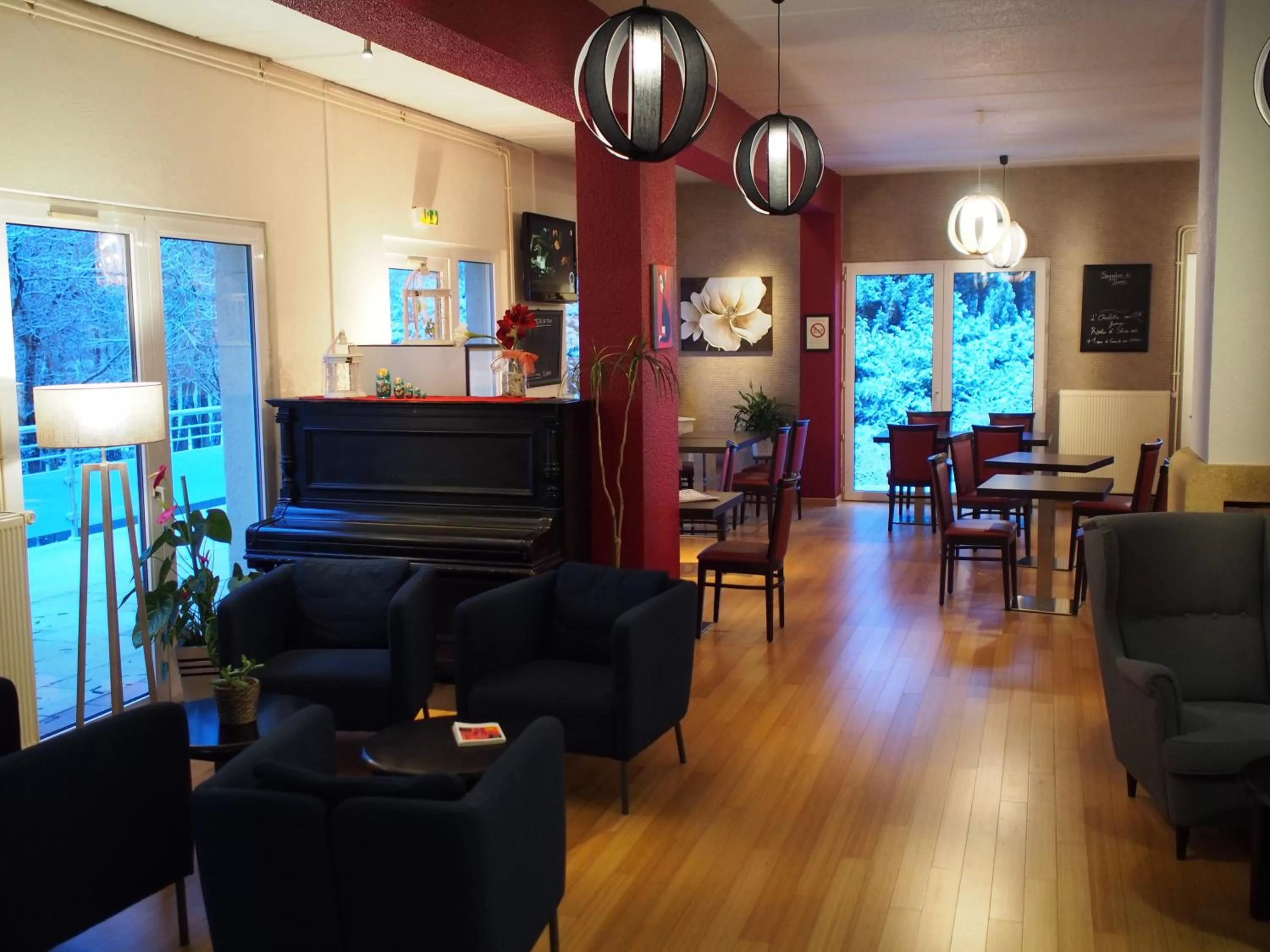 Communal lounge/ TV room in Hôtel et Restaurant Aster, Saint-Avold Nord