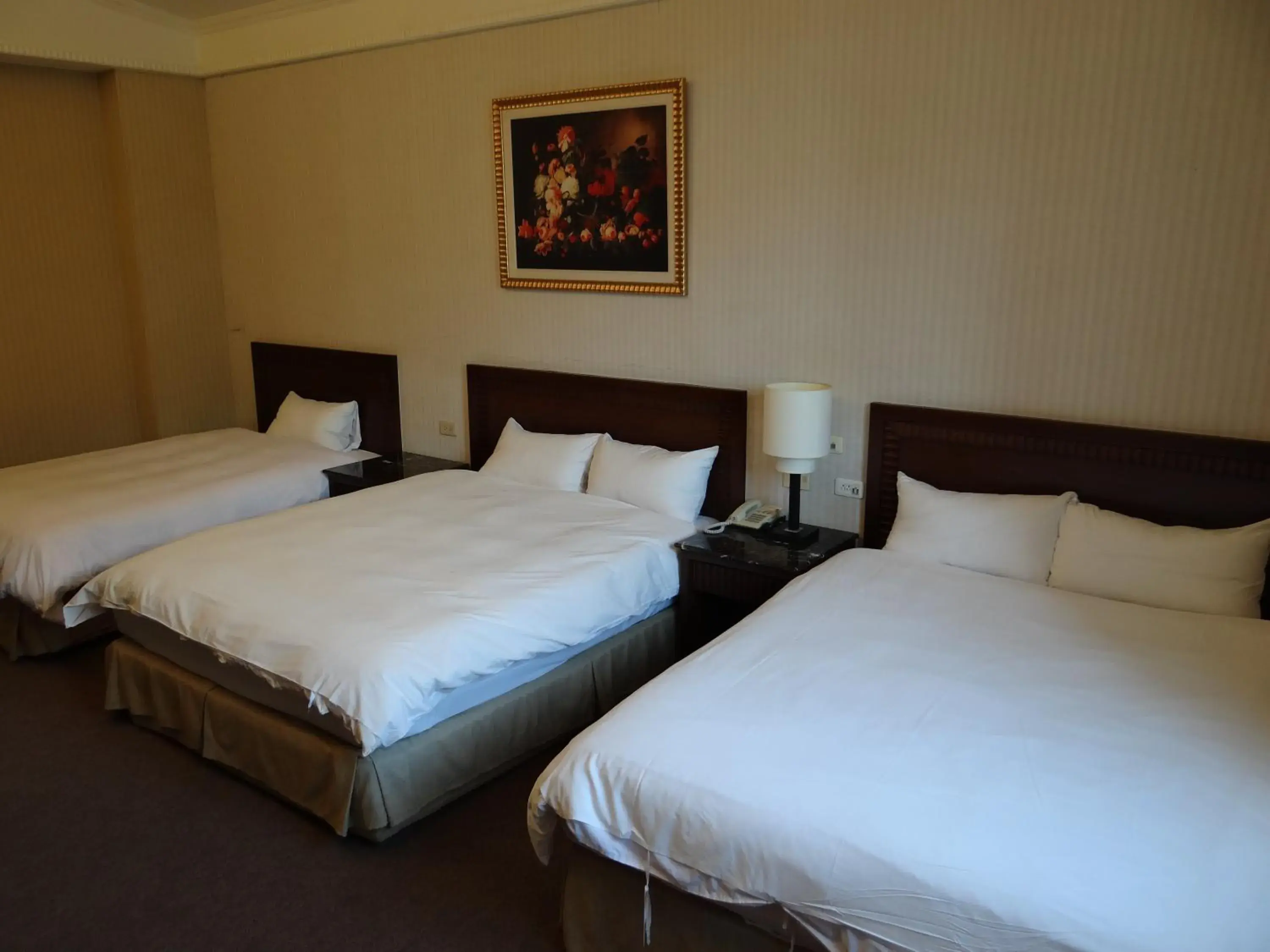 Bedroom, Bed in Wu Zhou Hotel