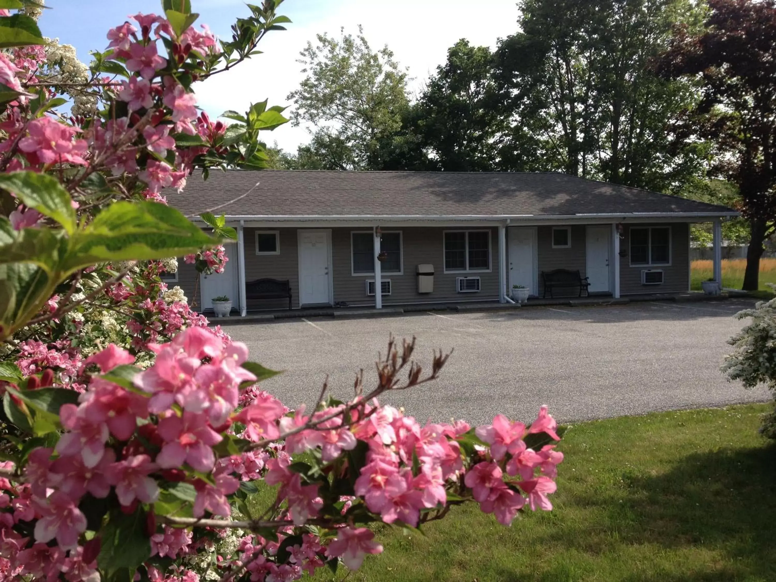 Property Building in Westhampton Seabreeze Motel