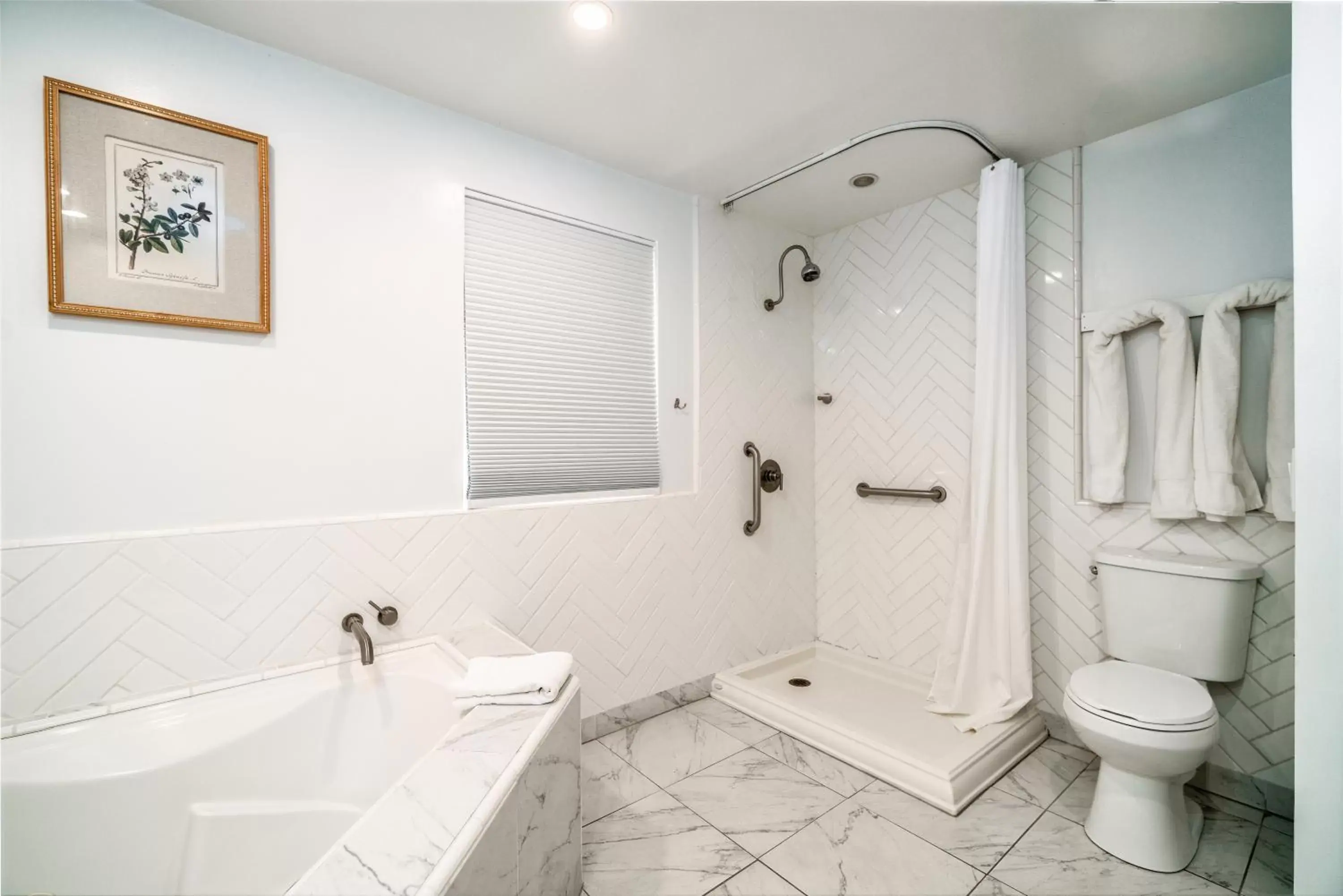 Shower, Bathroom in Agate Cove Inn