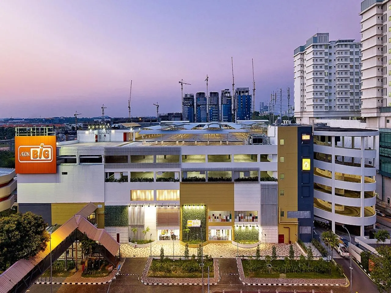 Restaurant/places to eat in My Sj Hotel